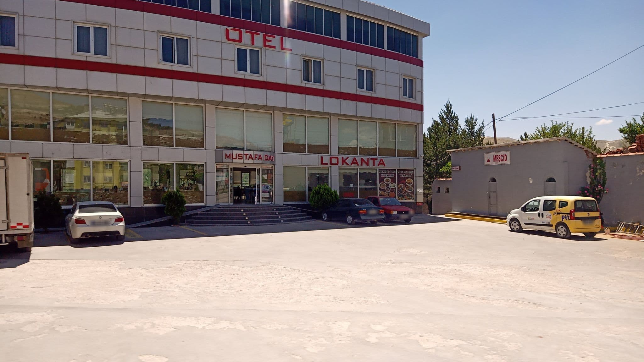 Street view near Boz Kuşlar Otel, Gürün — © boracasli (CC BY-SA · Mapillary)