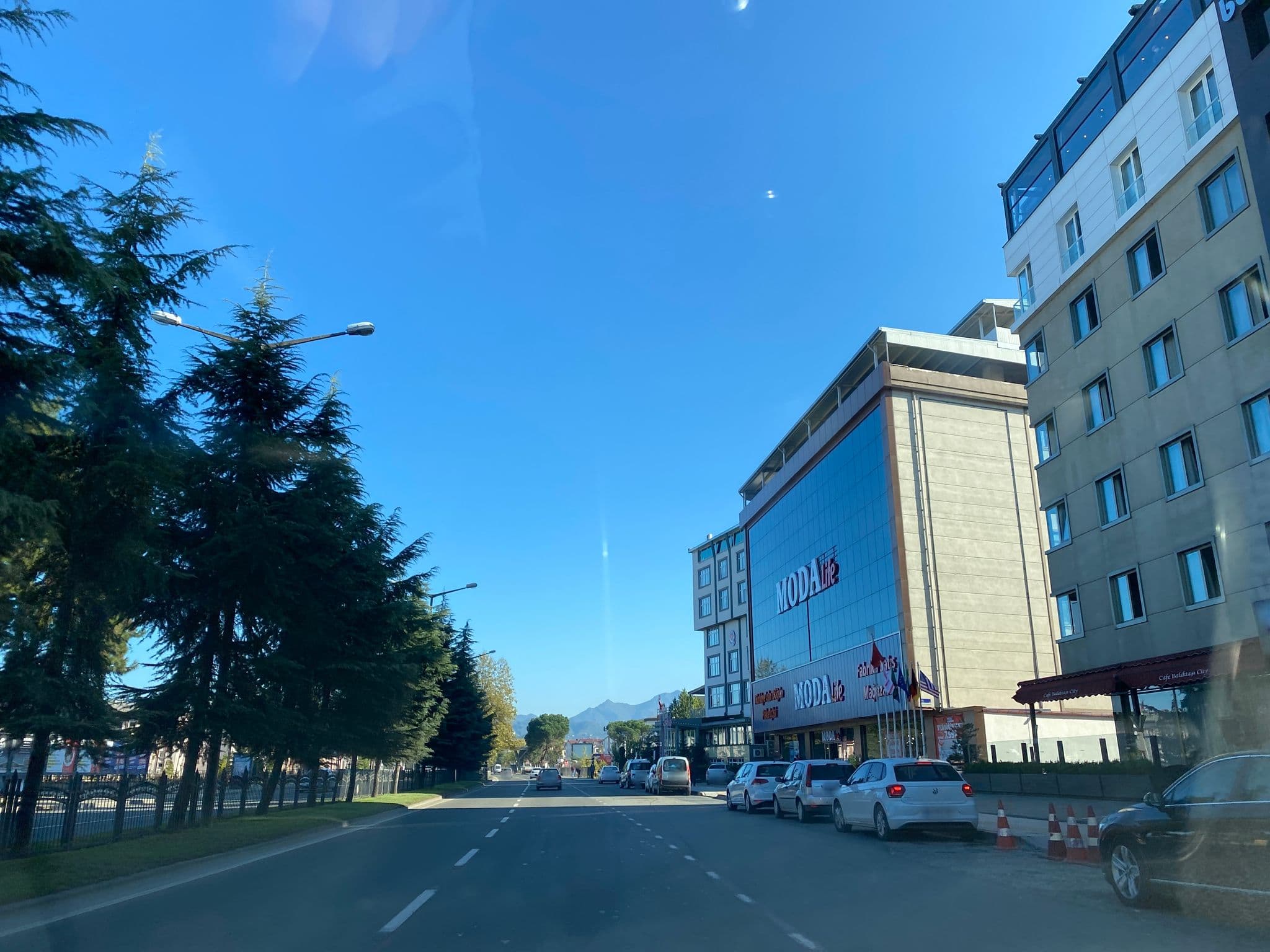 Street view near Balıktaşı City Hotel, Ordu — © asturksever (CC BY-SA · Mapillary)