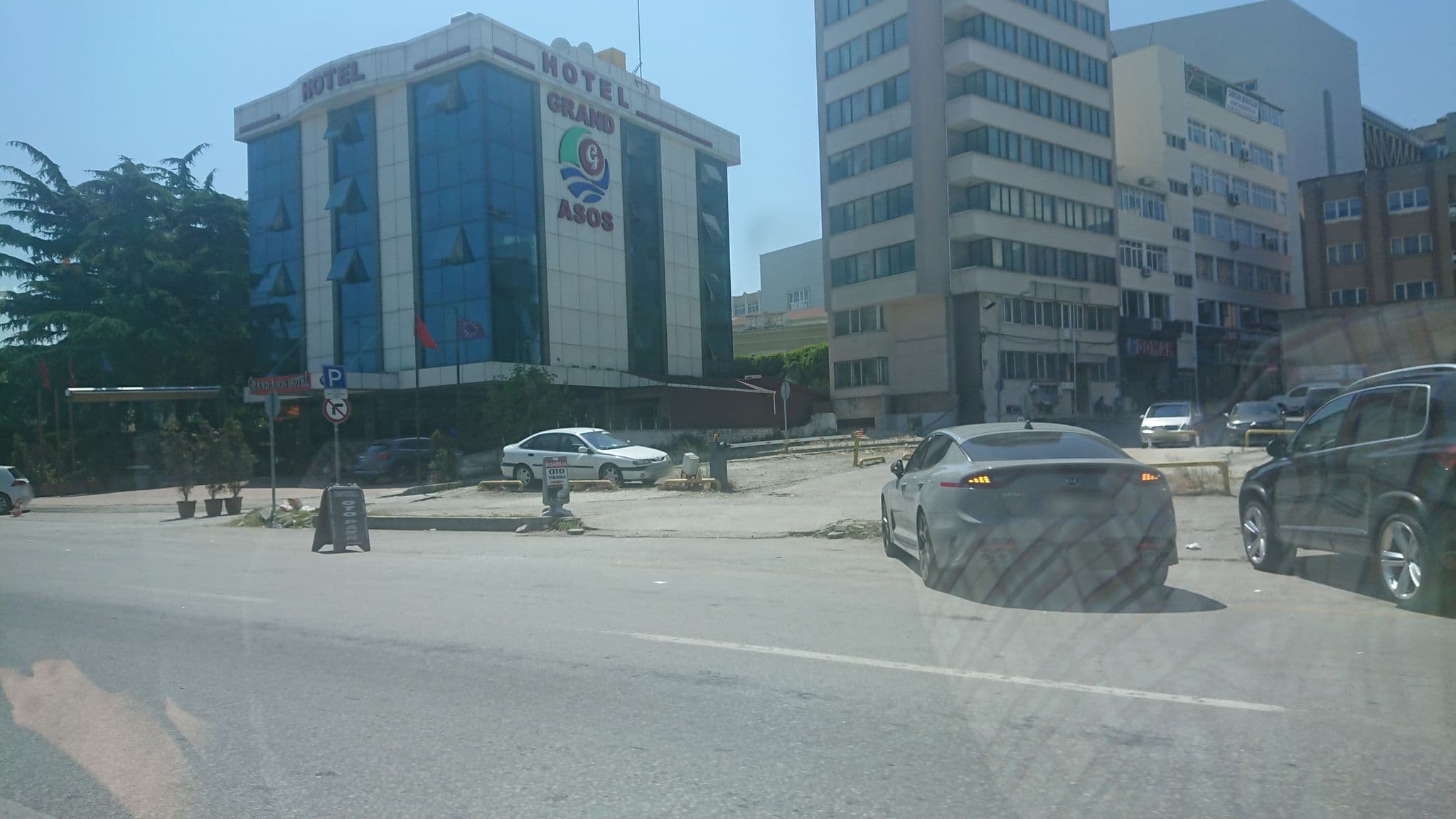 Street view near Büyük Otel, Samsun — © kubikanber (CC BY-SA · Mapillary)