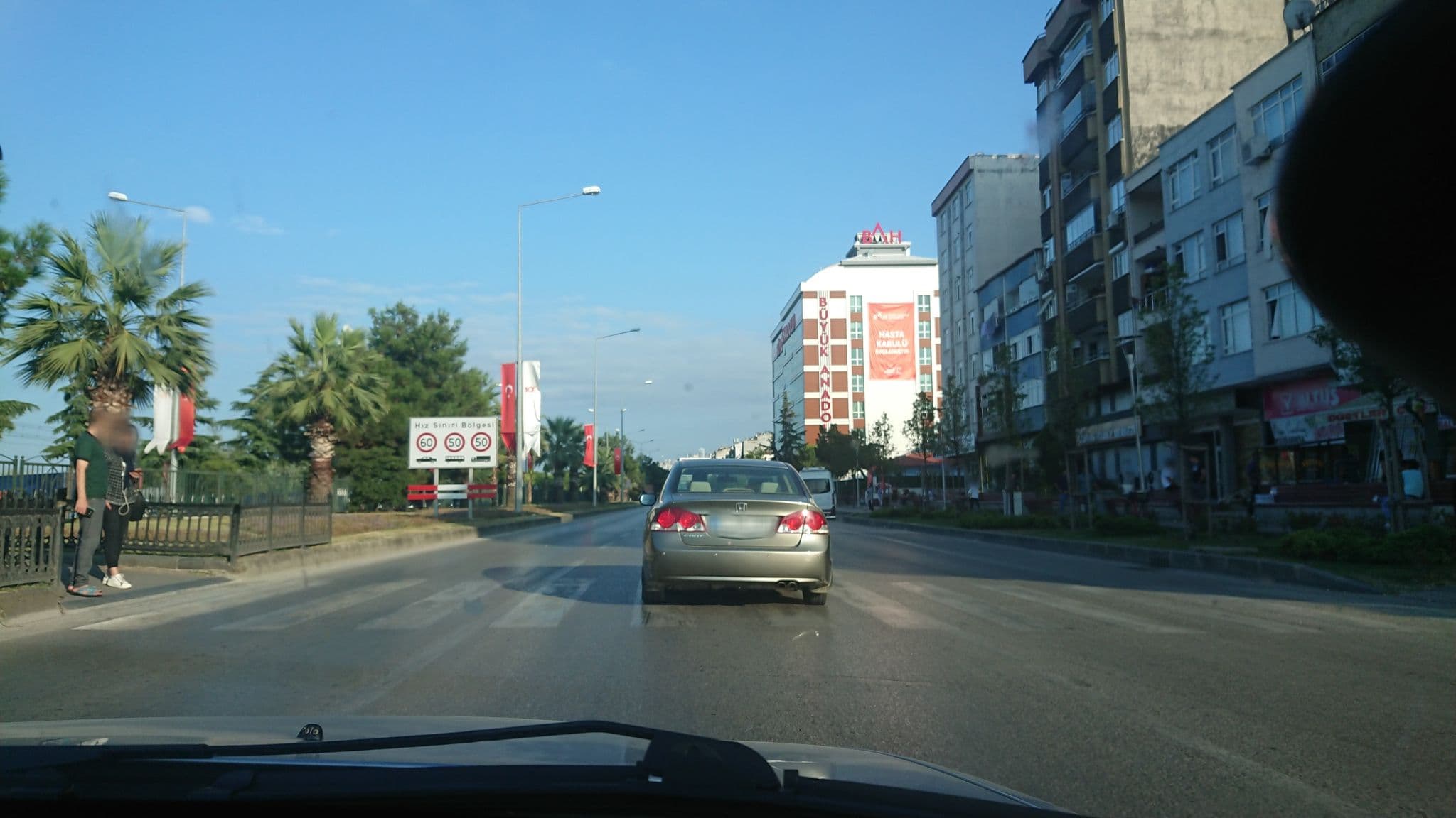 Street view near Samsun Osmanli Otel Cafe &Bistro, Samsun — © kubikanber (CC BY-SA · Mapillary)