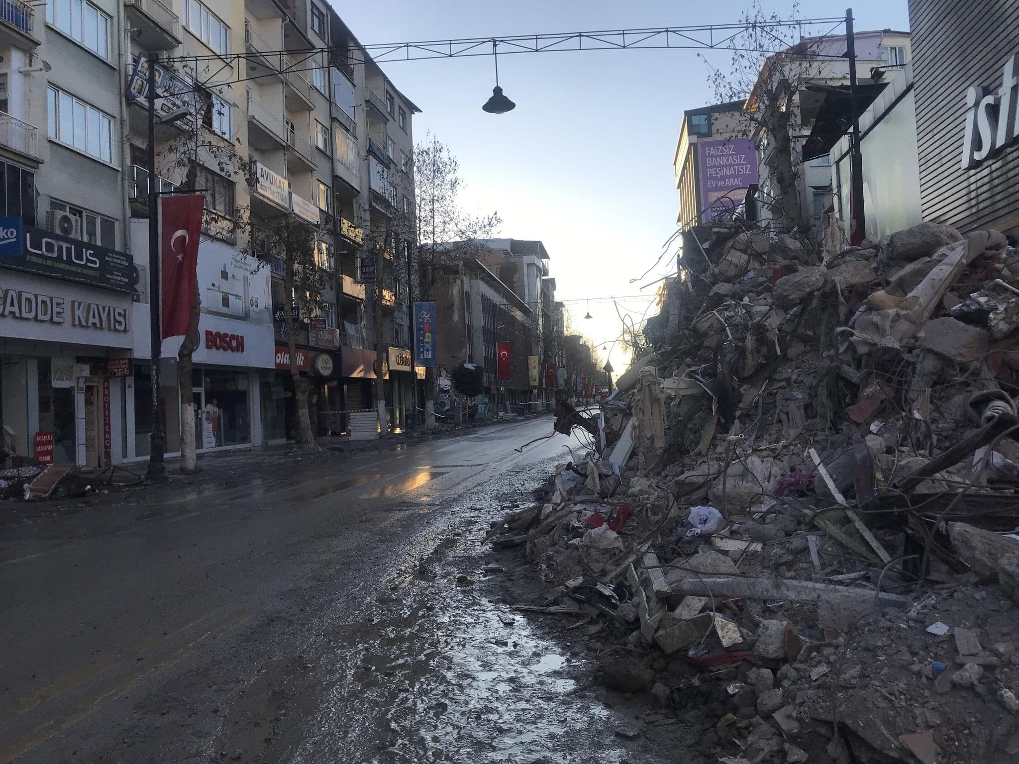Street view near Gloria Suit, Malatya — © cihadkayaduman (CC BY-SA · Mapillary)
