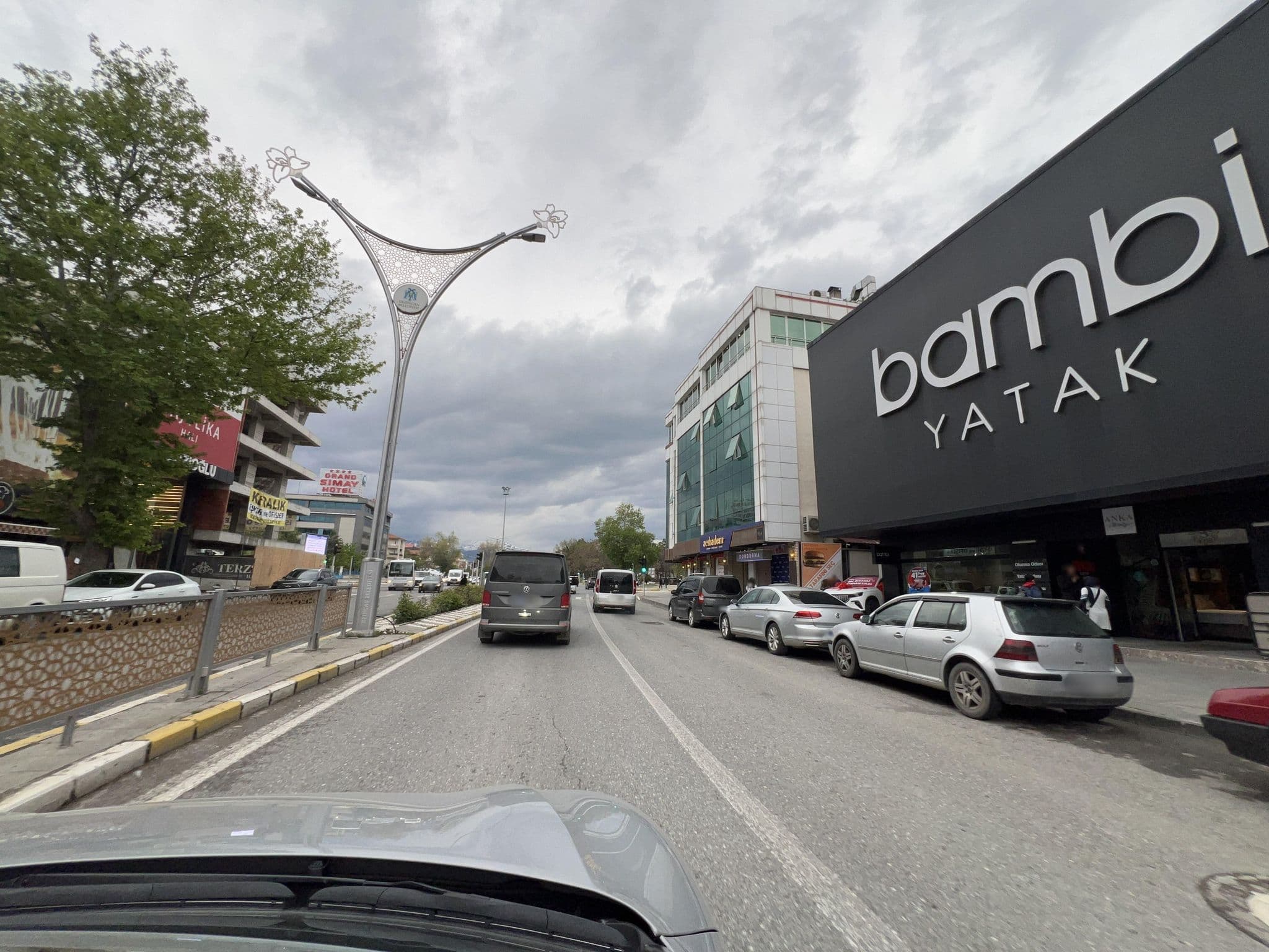 Street view near Umut Aile Pansiyonu, Erzincan — © sunsetfly (CC BY-SA · Mapillary)