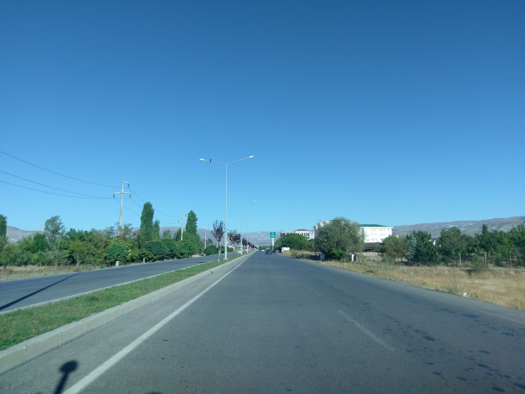 Street view near Erzincan Er-arma Otel, Erzincan — © ozkanilyasaksu (CC BY-SA · Mapillary)