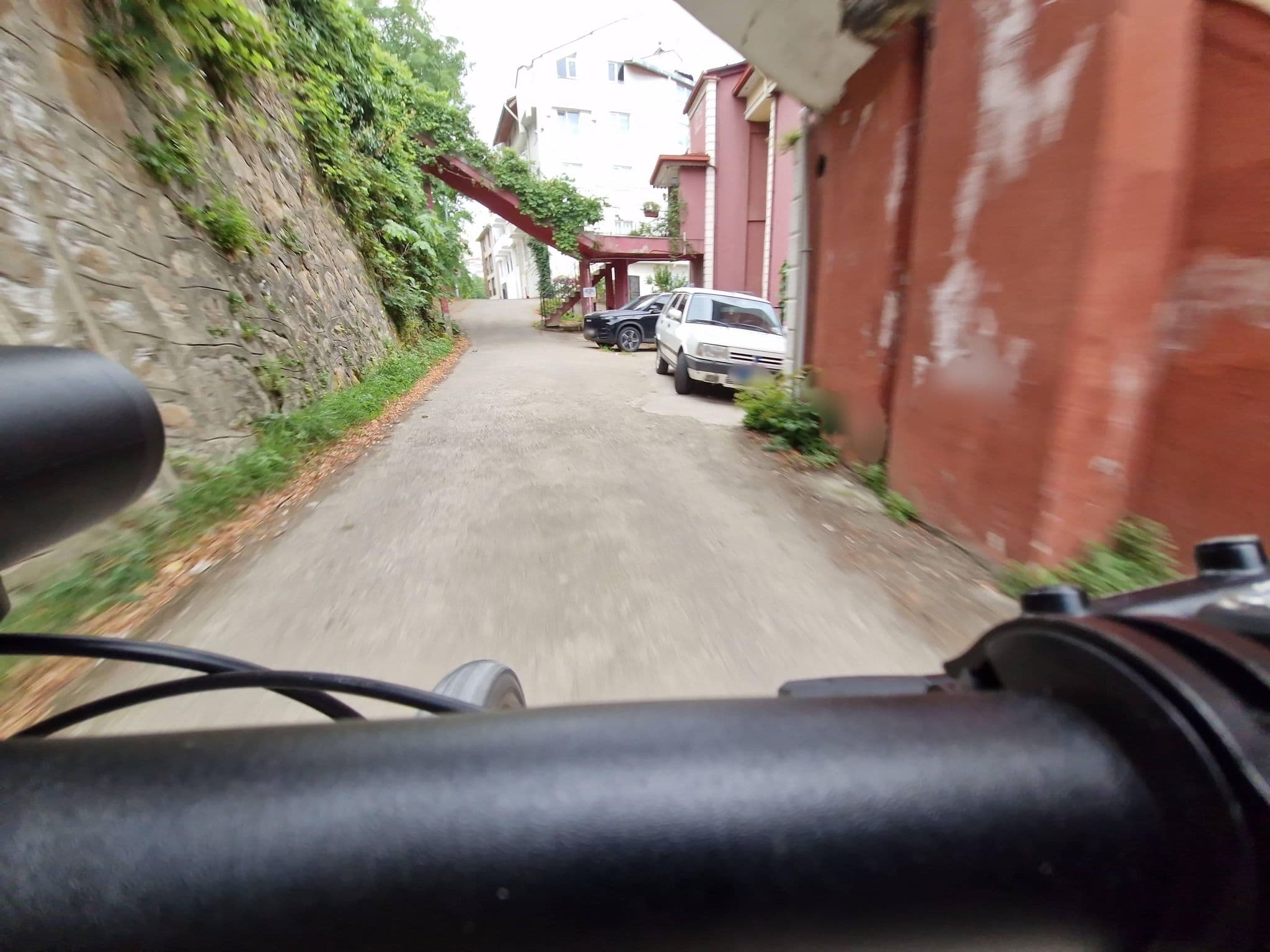Street view near Yalı Türk Hotel, Giresun — © Ejderhan (CC BY-SA · Mapillary)