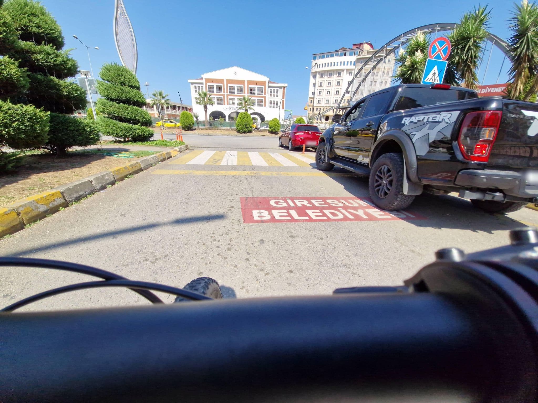 Street view near Otel Çarıkçı, Giresun — © Ejderhan (CC BY-SA · Mapillary)