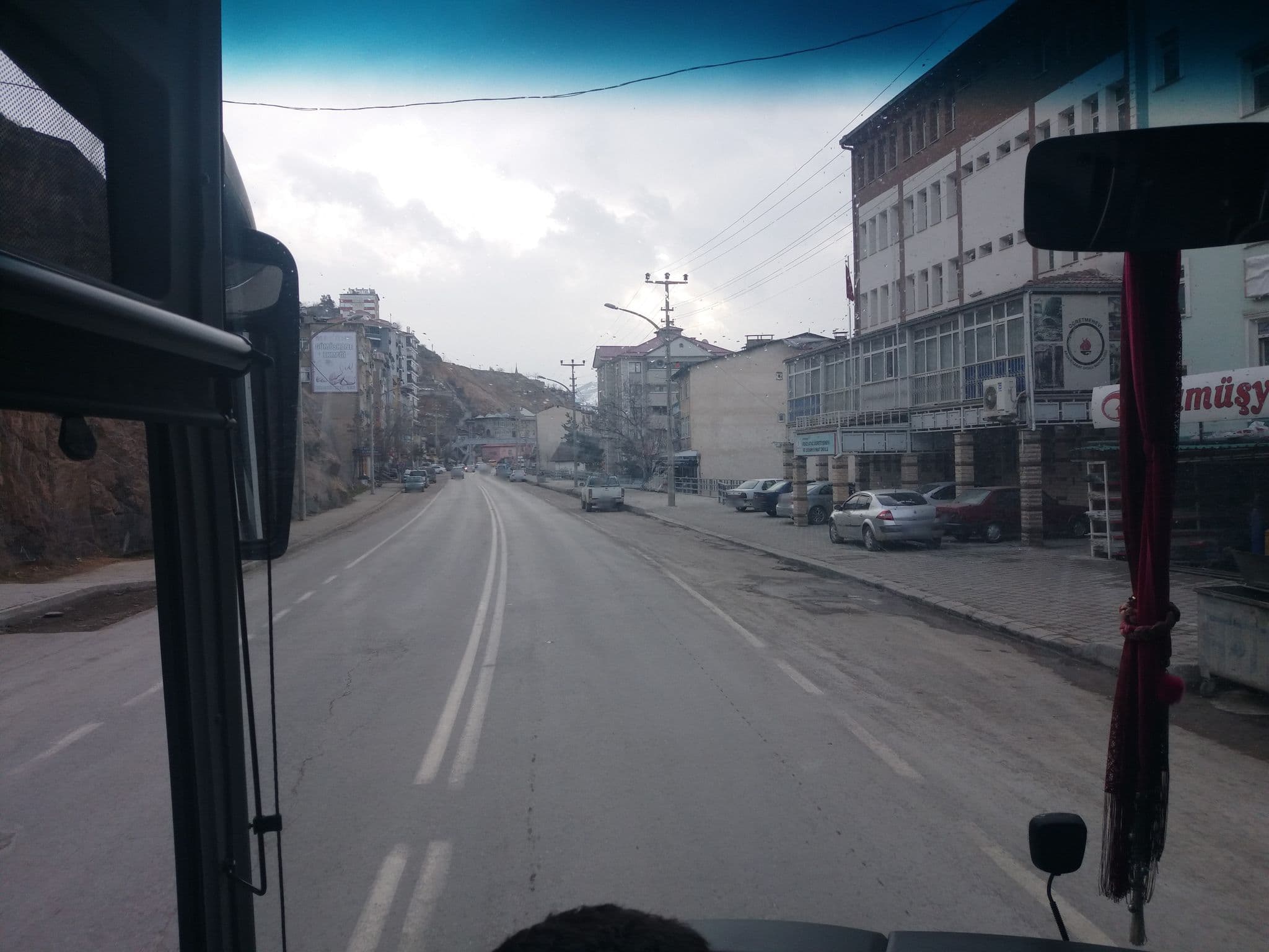 Street view near Yeşil Apart, Gümüşhane — © barisozdemir (CC BY-SA · Mapillary)