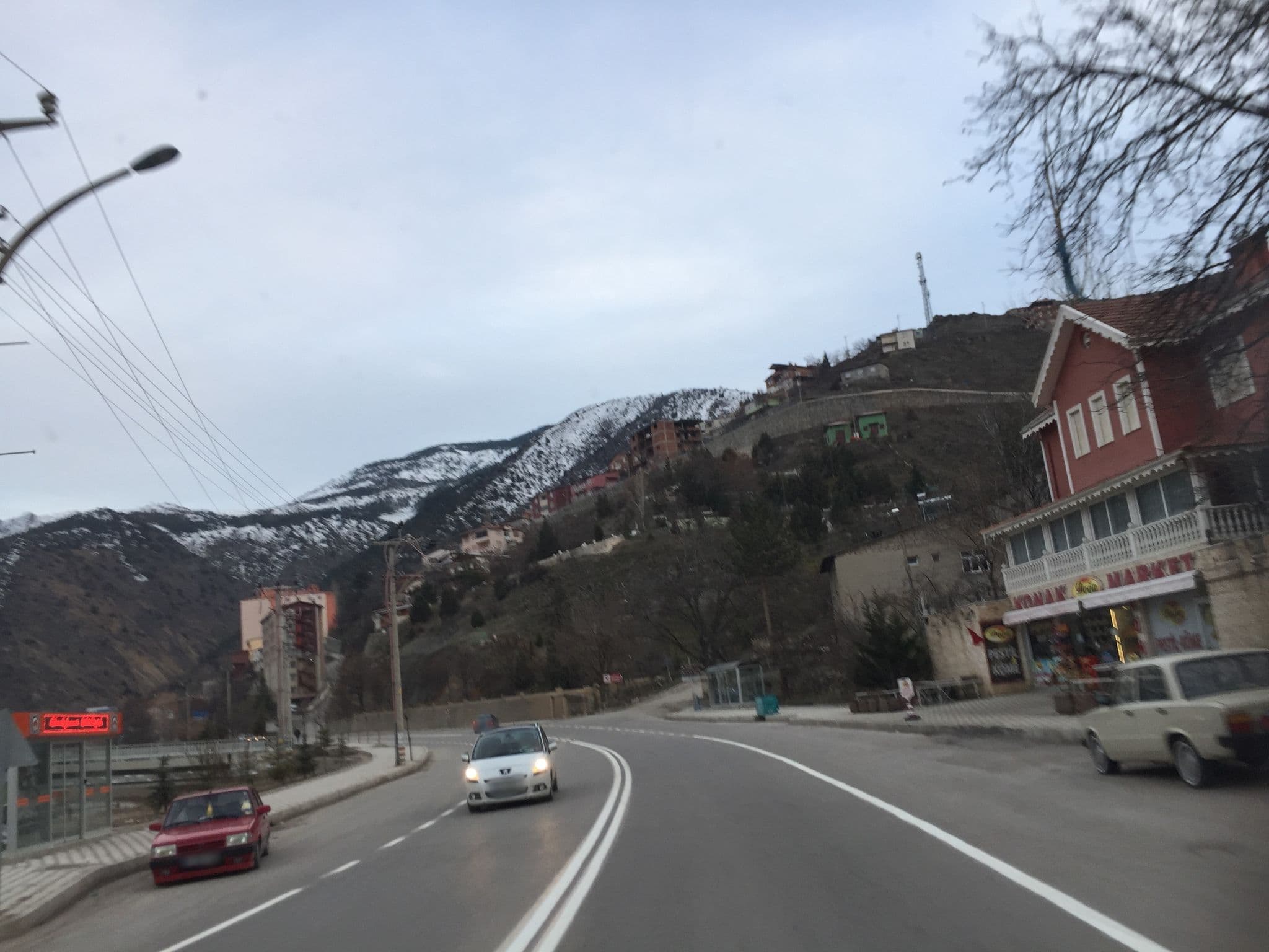 Street view near Grand Araz Hotel, Gümüşhane — © enestaha (CC BY-SA · Mapillary)