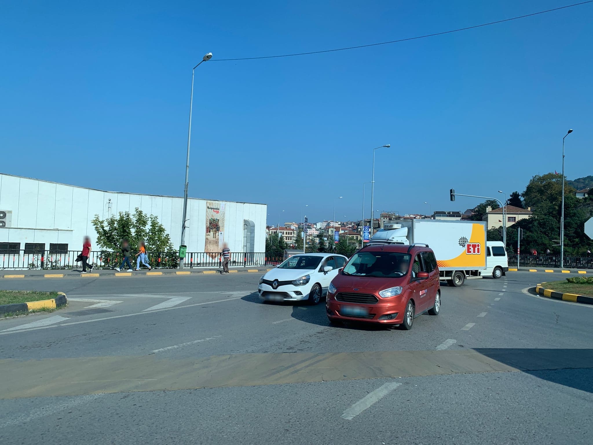 Street view near Saylamlar Otel, Trabzon — © robot8a (CC BY-SA · Mapillary)