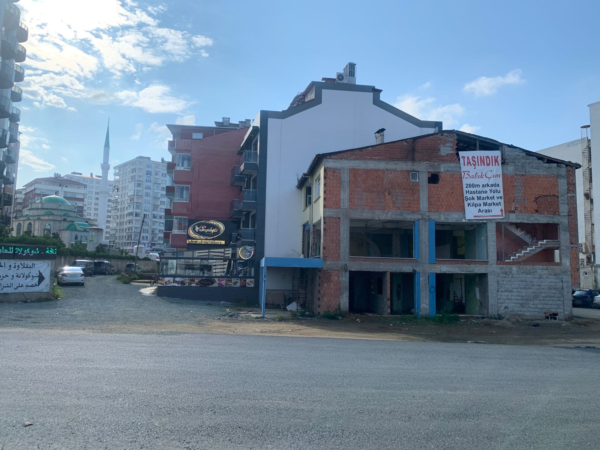 Street view near room#713, Yomra — © robot8a (CC BY-SA · Mapillary)