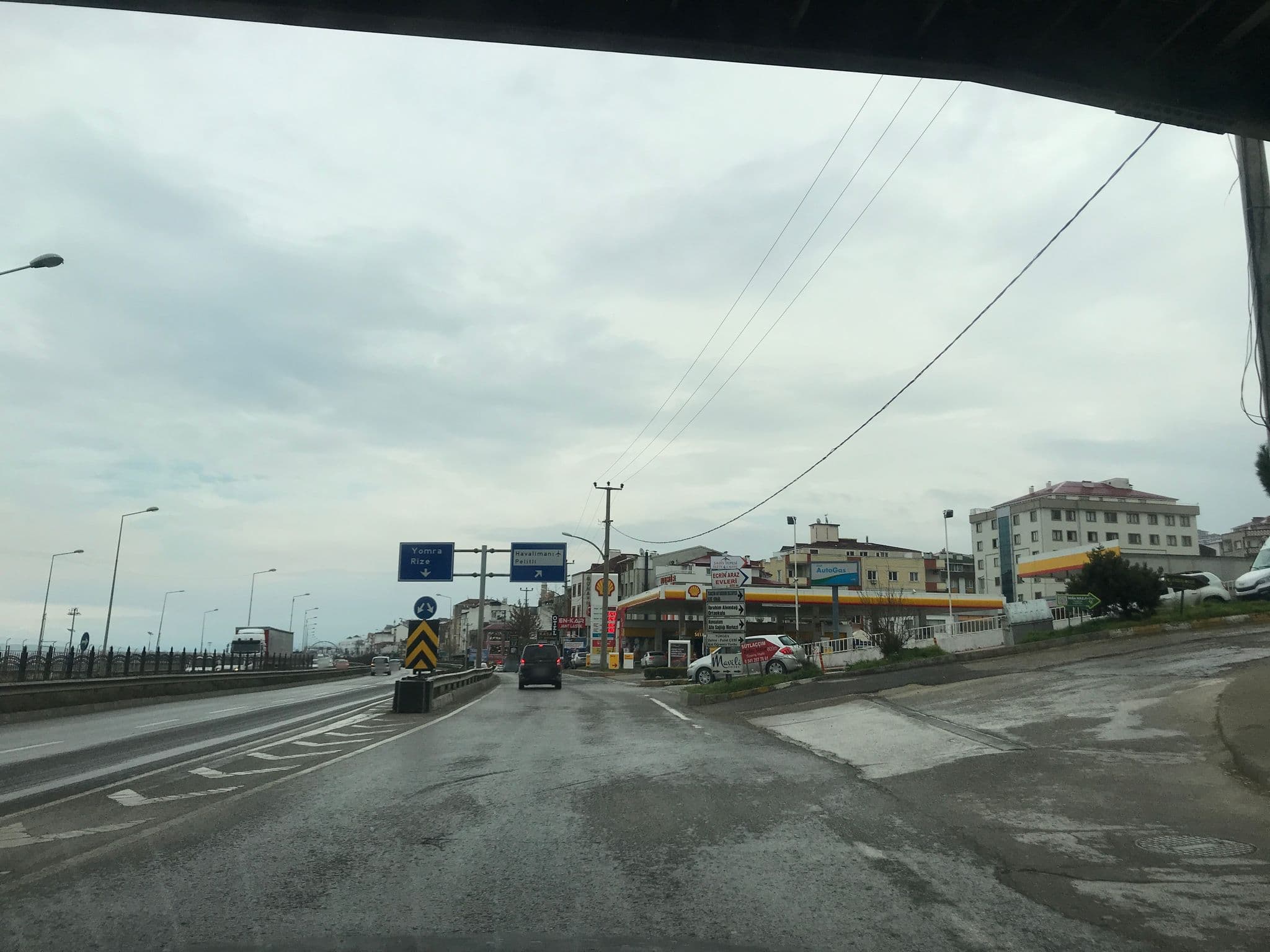 Street view near Üçkale otel/restorant, Trabzon — © 348601 (CC BY-SA · Mapillary)