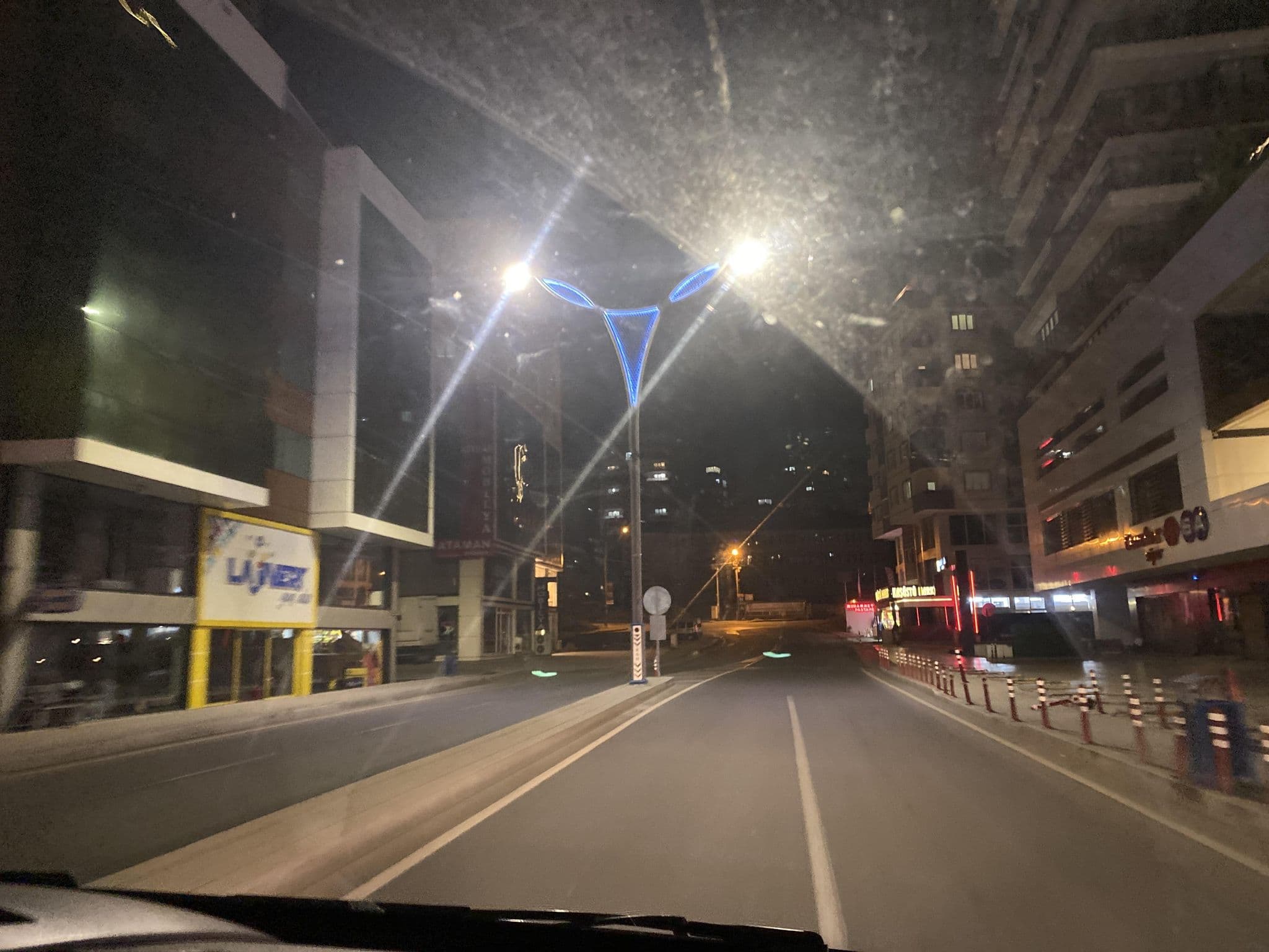 Street view near V Center Hotel, Yomra — © ga1967 (CC BY-SA · Mapillary)
