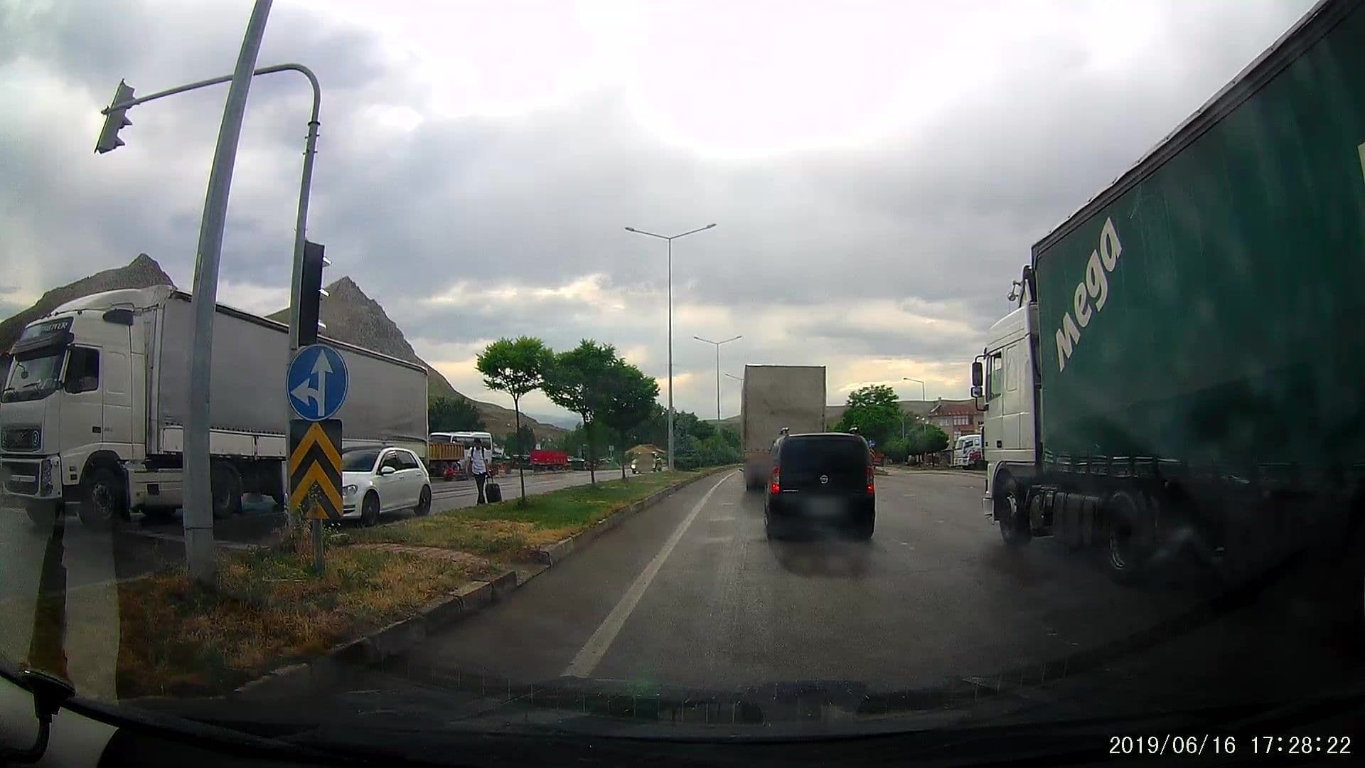 Street view near Tercan Kervansaray Hotel, Tercan — © healixx (CC BY-SA · Mapillary)