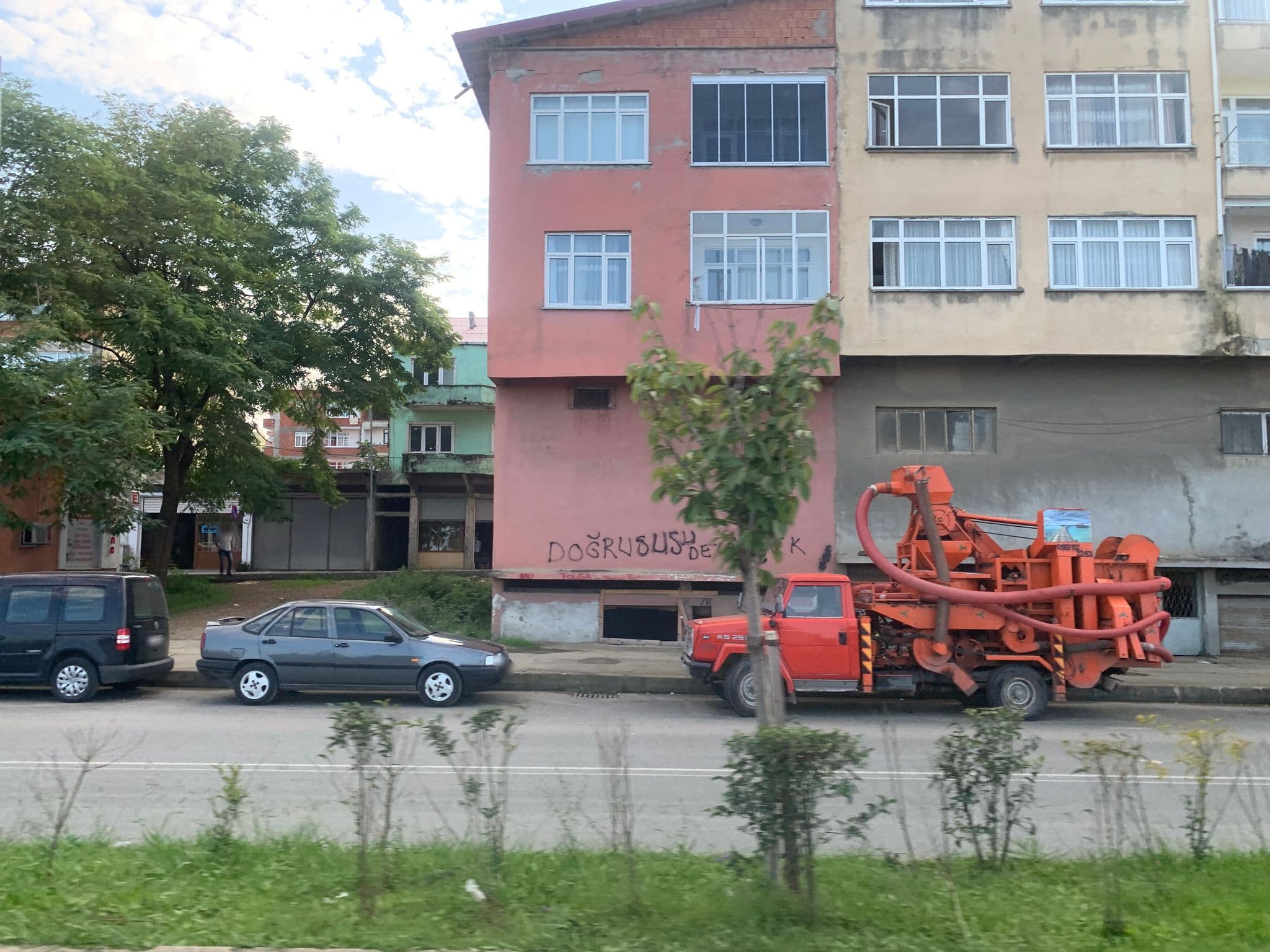 Street view near Gocaba Tatil Köyü, Arsin — © robot8a (CC BY-SA · Mapillary)