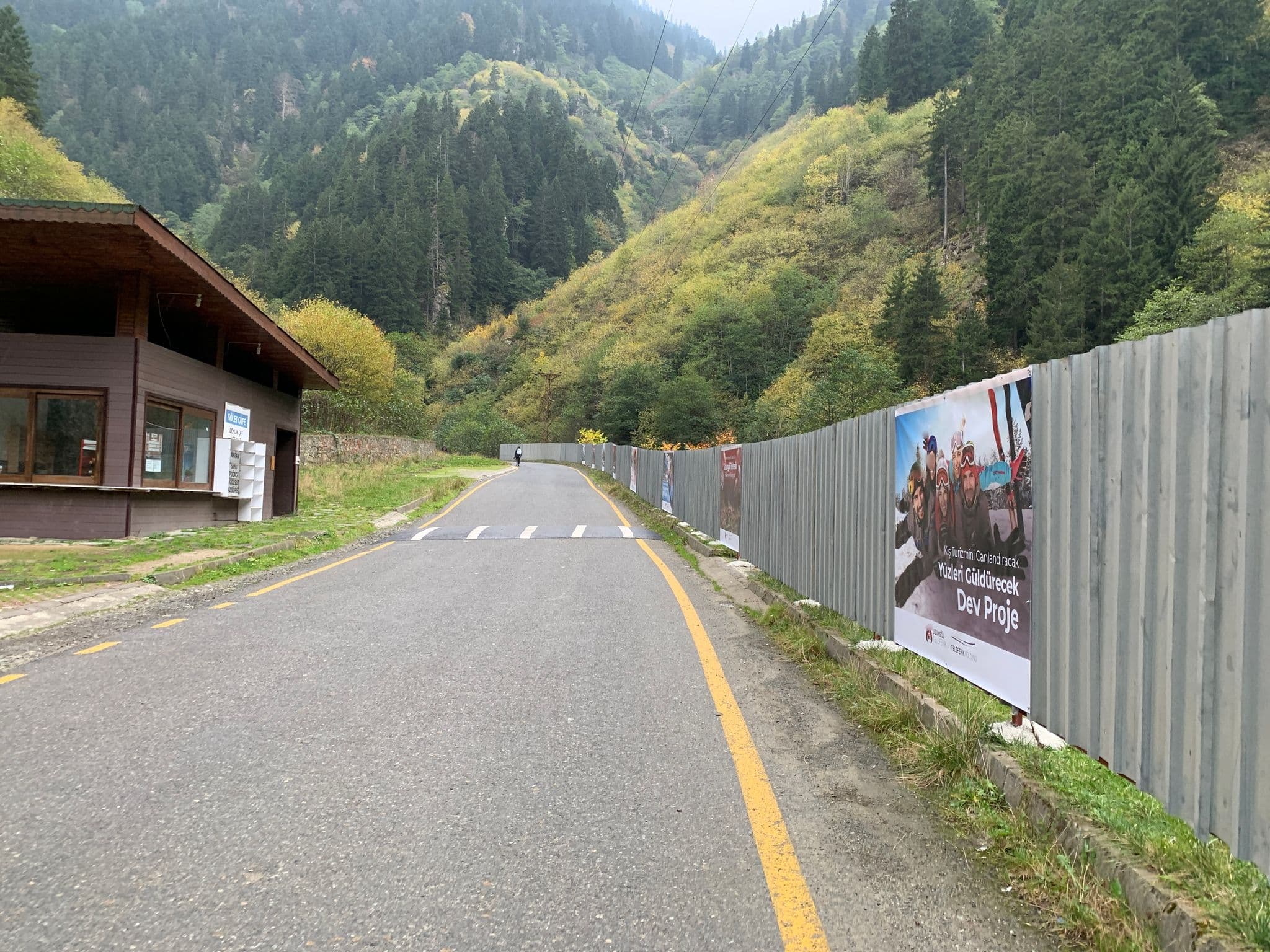 Street view near Öztoprak Apart, Çaykara — © robot8a (CC BY-SA · Mapillary)