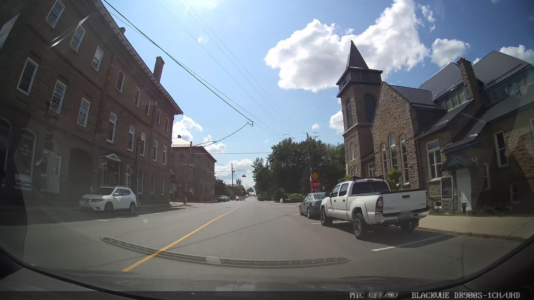 Street view near Baldachin Inn, Smiths Falls — © mdarwin (CC BY-SA · Mapillary)