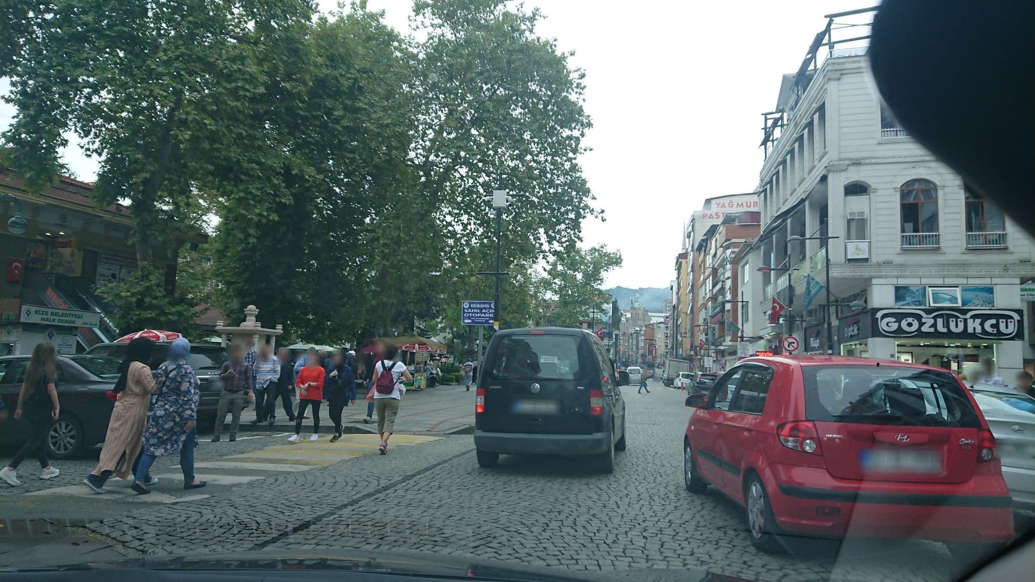 Street view near Otel Kent, Rize — © kubikanber (CC BY-SA · Mapillary)