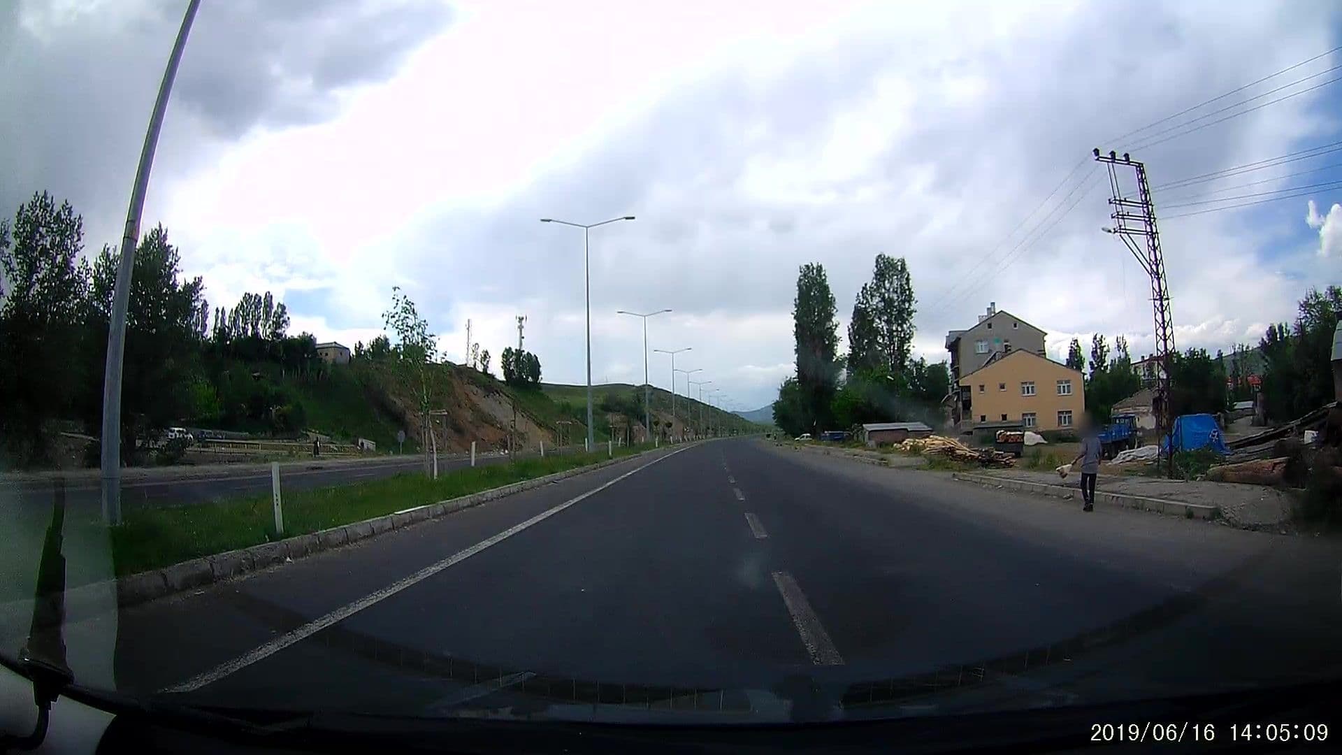 Street view near İnci Apart & Otel, Eleşkirt — © healixx (CC BY-SA · Mapillary)