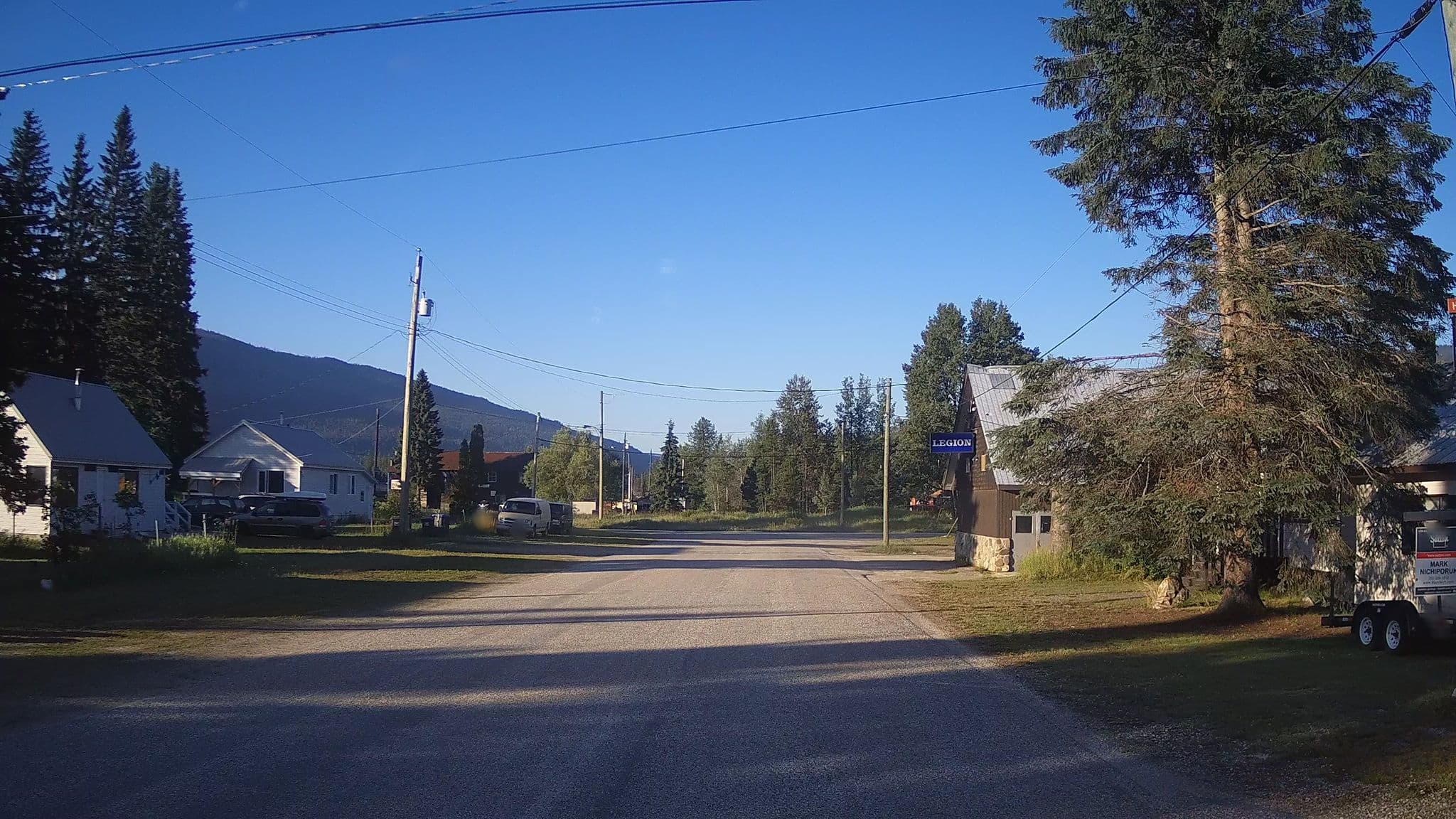 Street view near Holy Smoke Inn, Valemount — © rps333 (CC BY-SA · Mapillary)