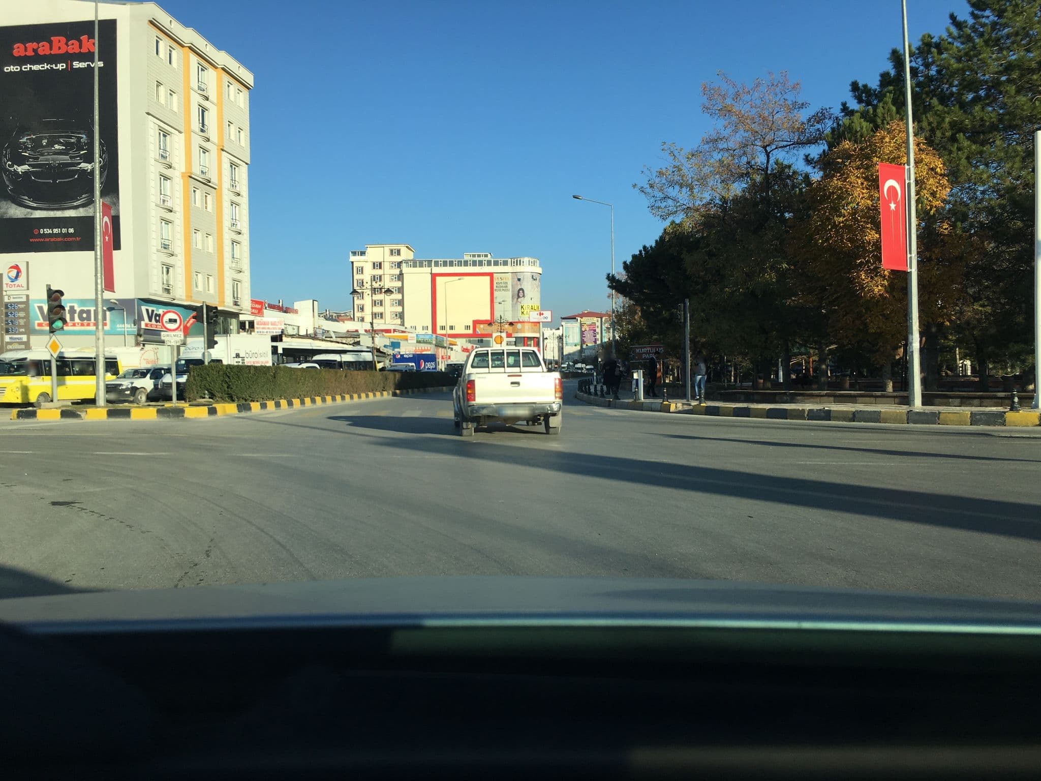 Street view near Akdamar Otel, Van — © kaymakam (CC BY-SA · Mapillary)