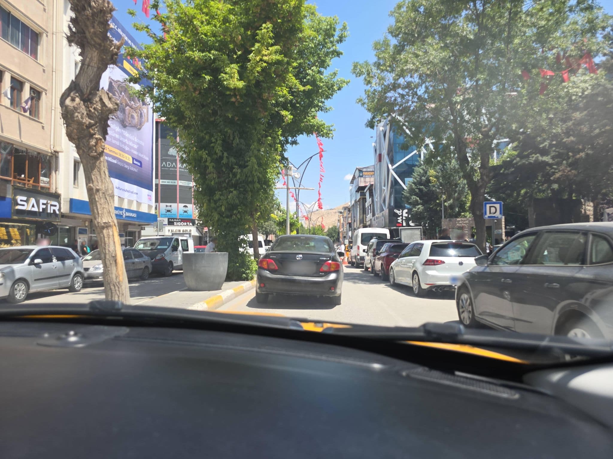 Street view near RooM 2007 :D, Van — © azat2020 (CC BY-SA · Mapillary)