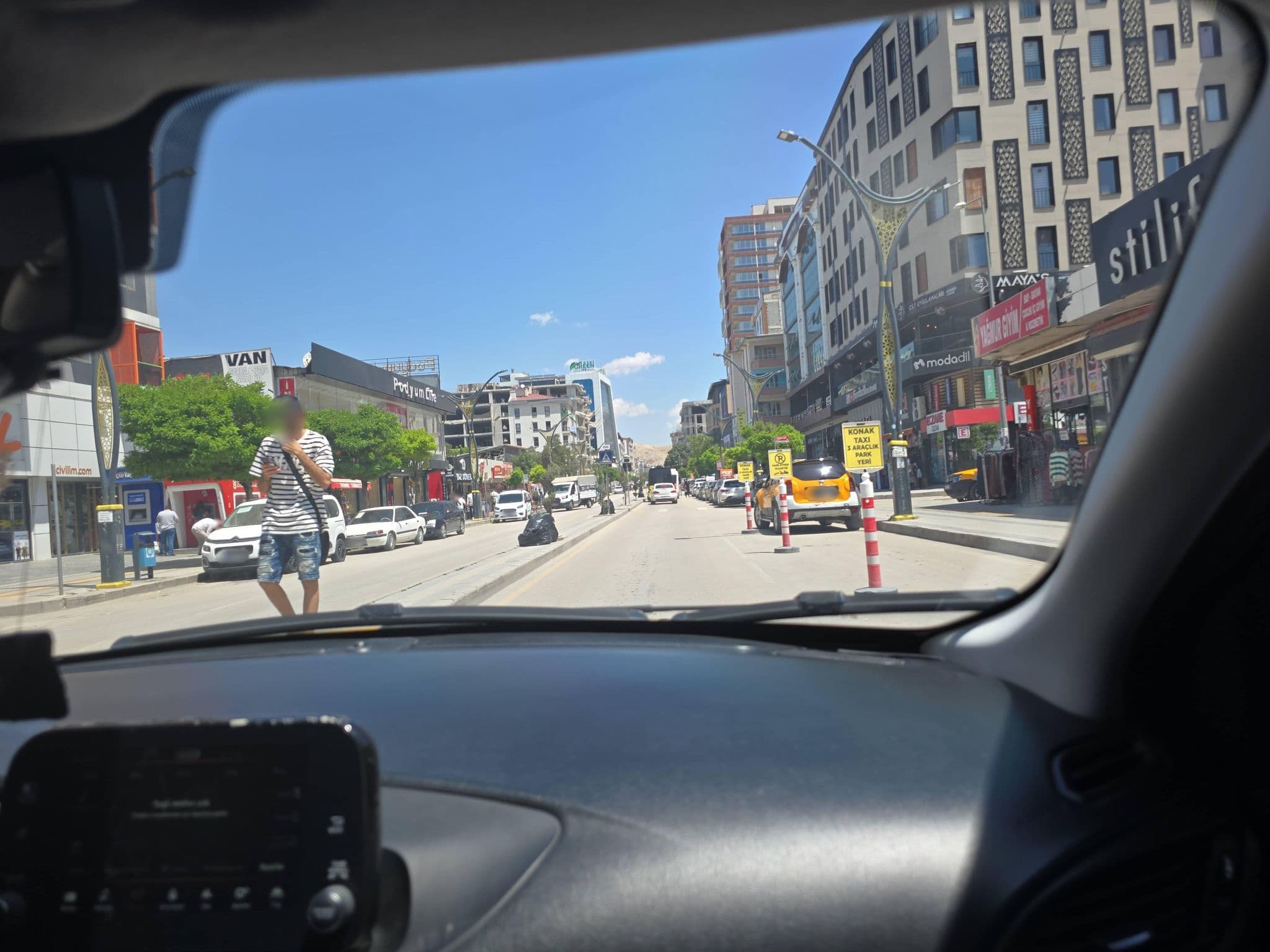 Street view near Van Suite Hotel, Van — © azat2020 (CC BY-SA · Mapillary)
