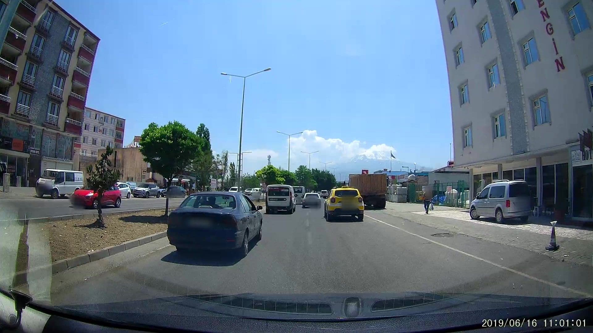 Street view near Alpengin Otel, Iğdır — © healixx (CC BY-SA · Mapillary)