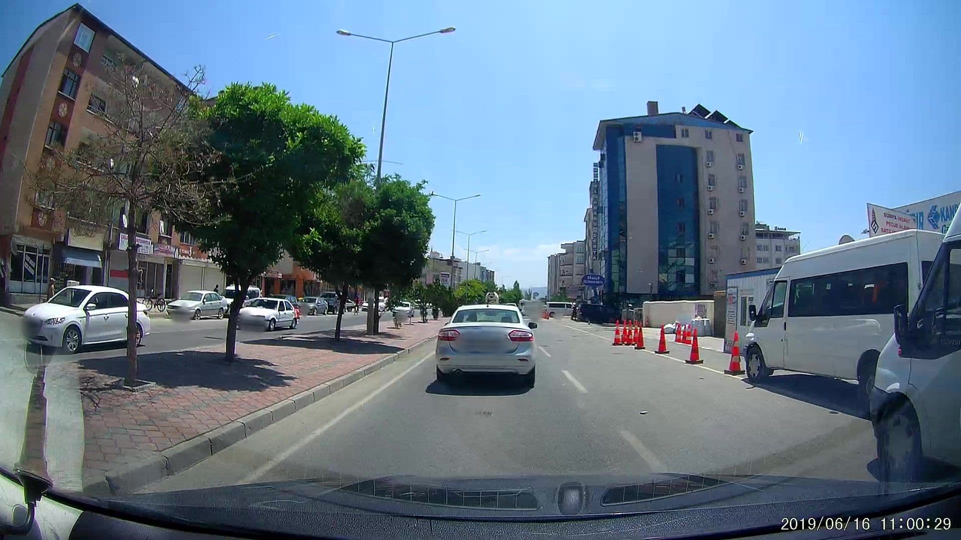 Street view near Özgrand Oteli, Iğdır — © healixx (CC BY-SA · Mapillary)