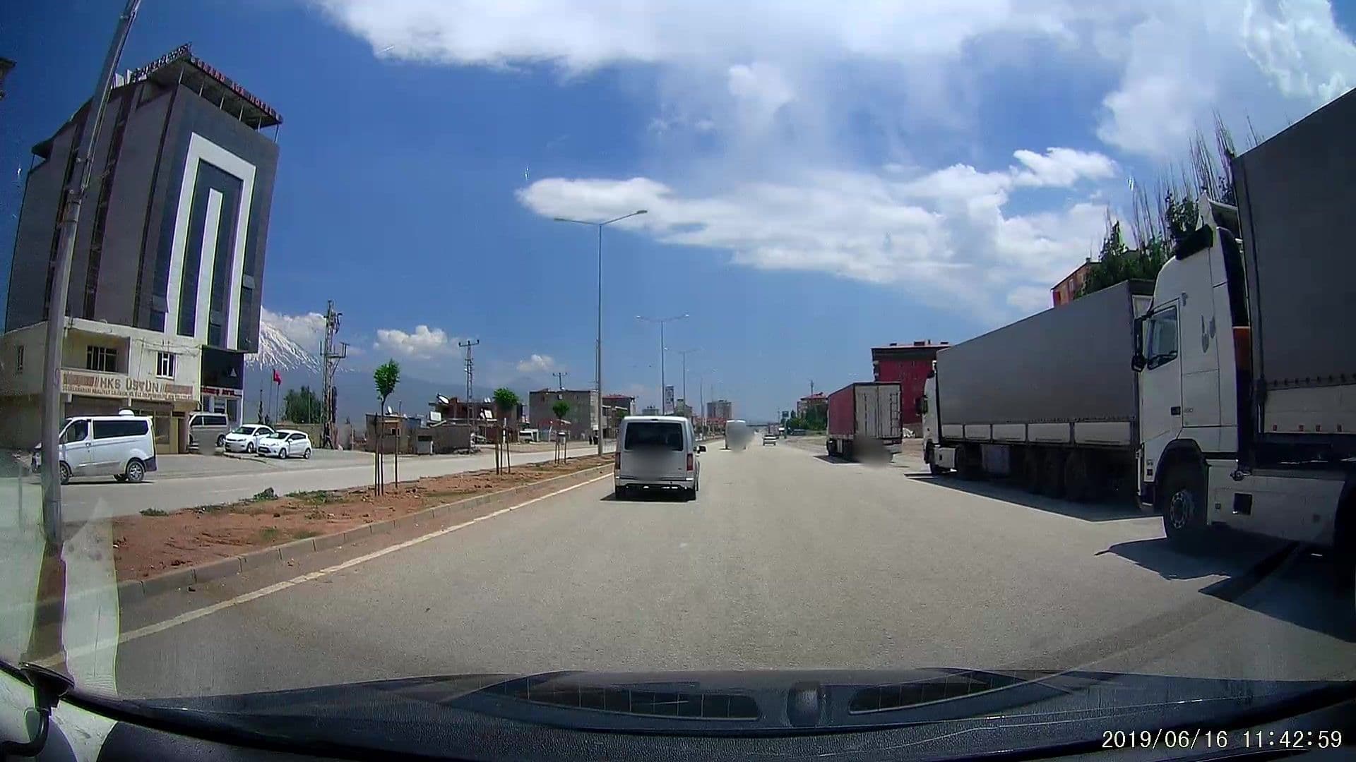 Street view near Grand Ağa Otel Spa & Hamam, Doğubayazıt — © healixx (CC BY-SA · Mapillary)