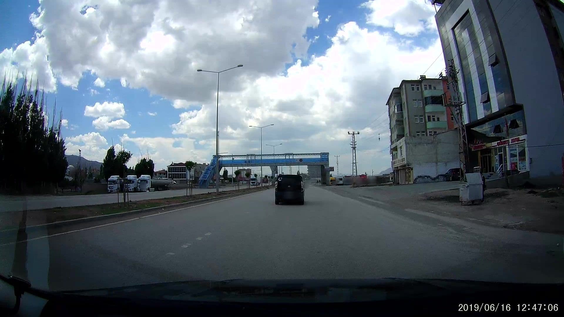 Street view near Grand Ağa Hotel, Doğubayazıt — © healixx (CC BY-SA · Mapillary)