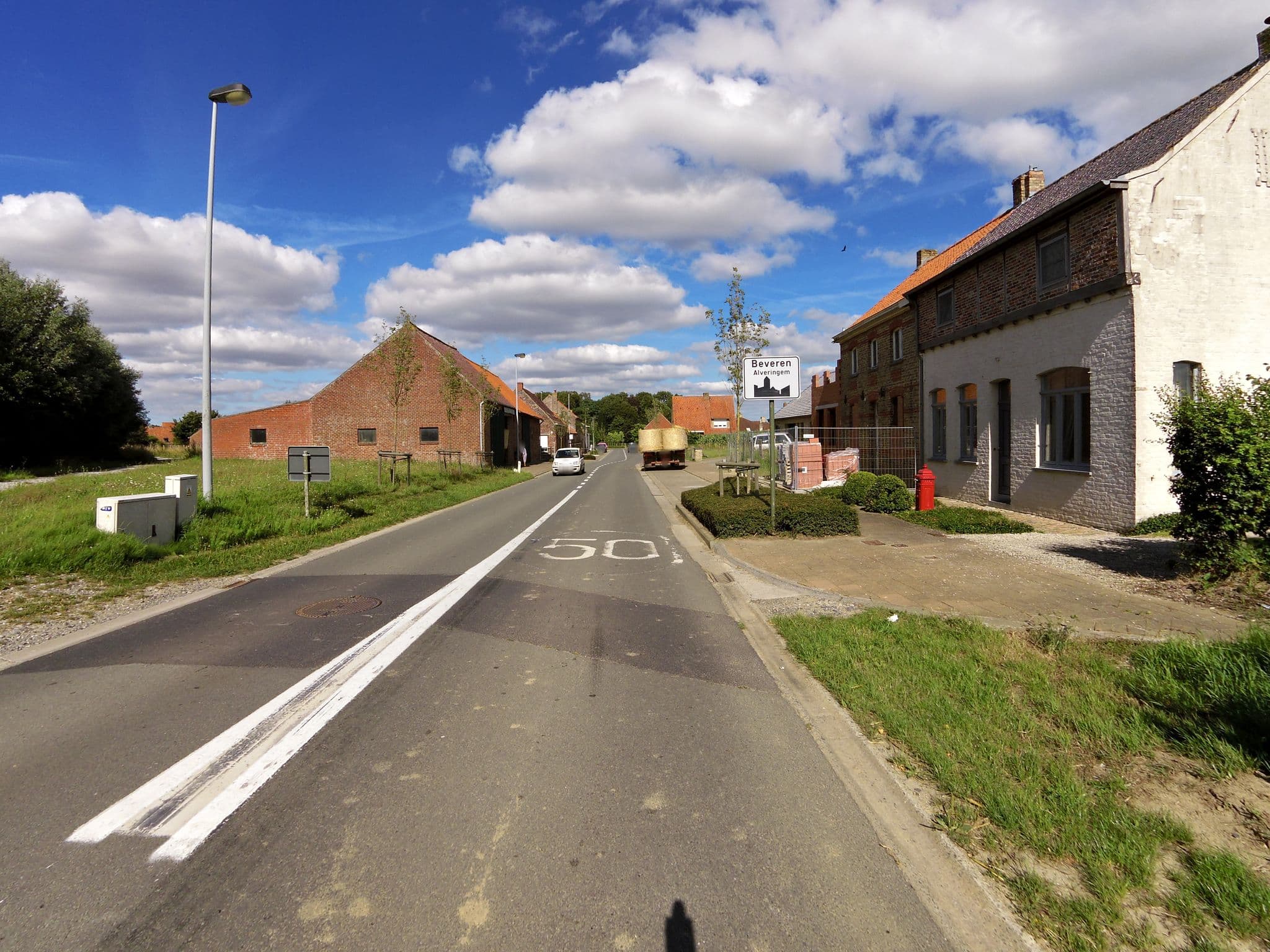 Street view near The Cottage, Roesbrugge-Haringe — © zors1843 (CC BY-SA · Mapillary)