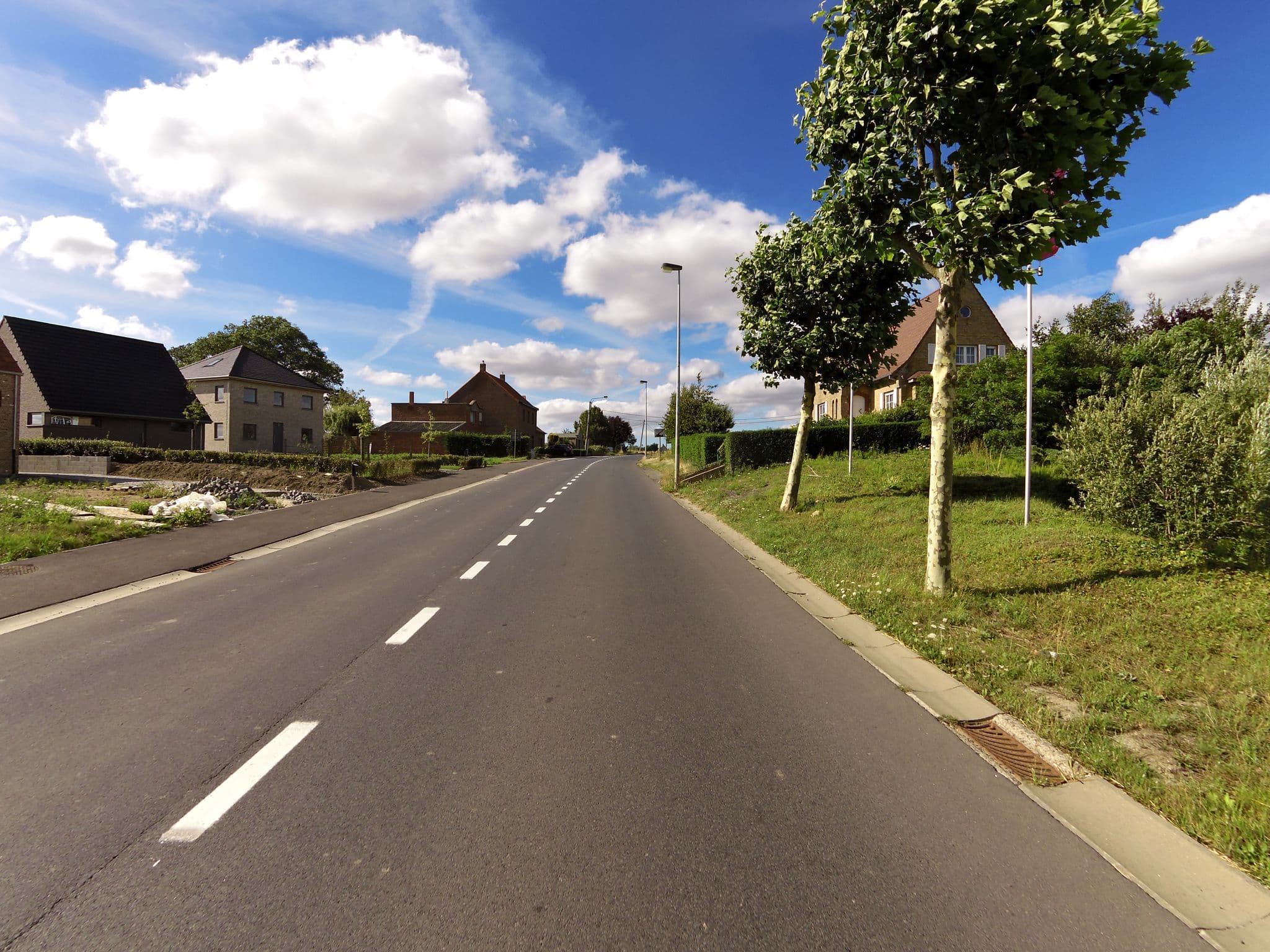 Street view near De Witte Reiger, Roesbrugge-Haringe — © zors1843 (CC BY-SA · Mapillary)