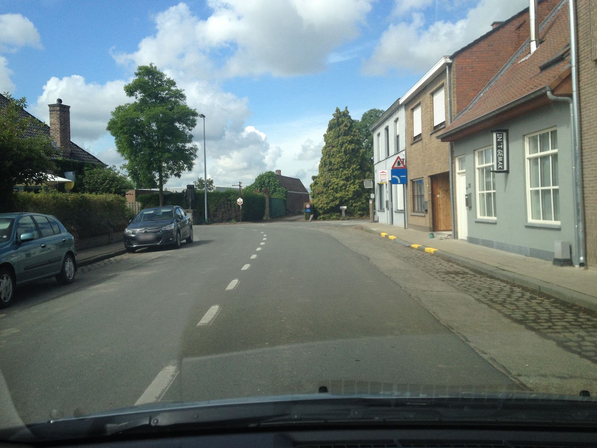 Street view near in 't gemak, Roesbrugge-Haringe — © zors1843 (CC BY-SA · Mapillary)