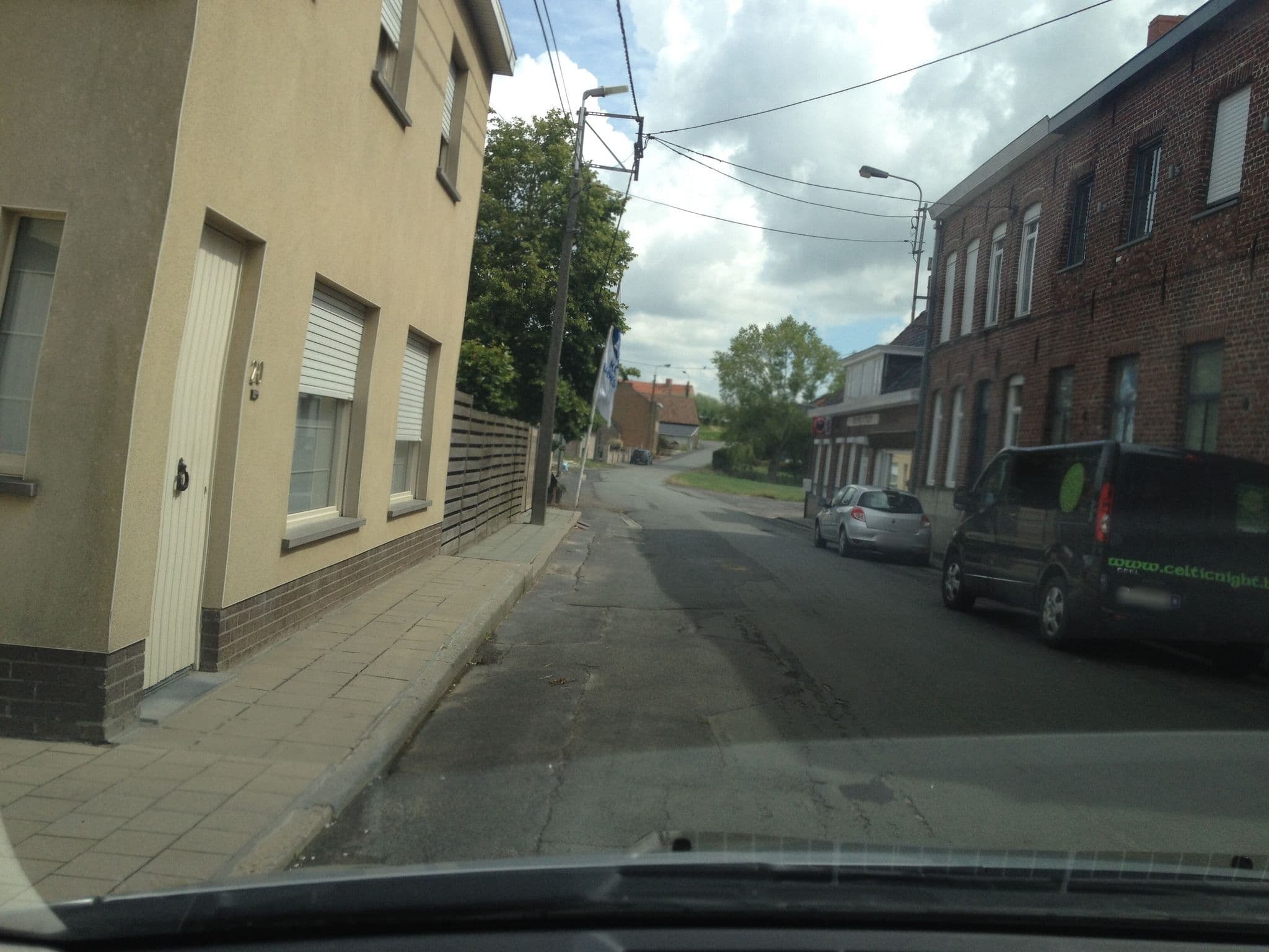 Street view near het oudschoolmeestershuis, Watou — © zors1843 (CC BY-SA · Mapillary)