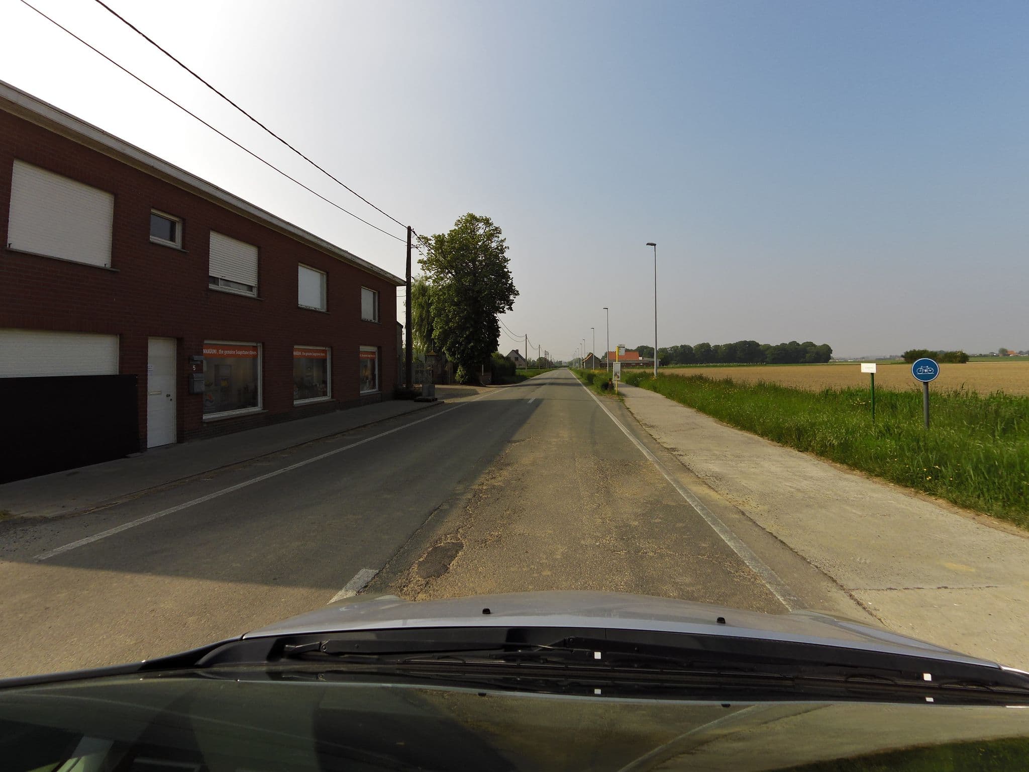 Street view near Bij Carmen Missiaen En Alain Callens, Proven — © zors1843 (CC BY-SA · Mapillary)