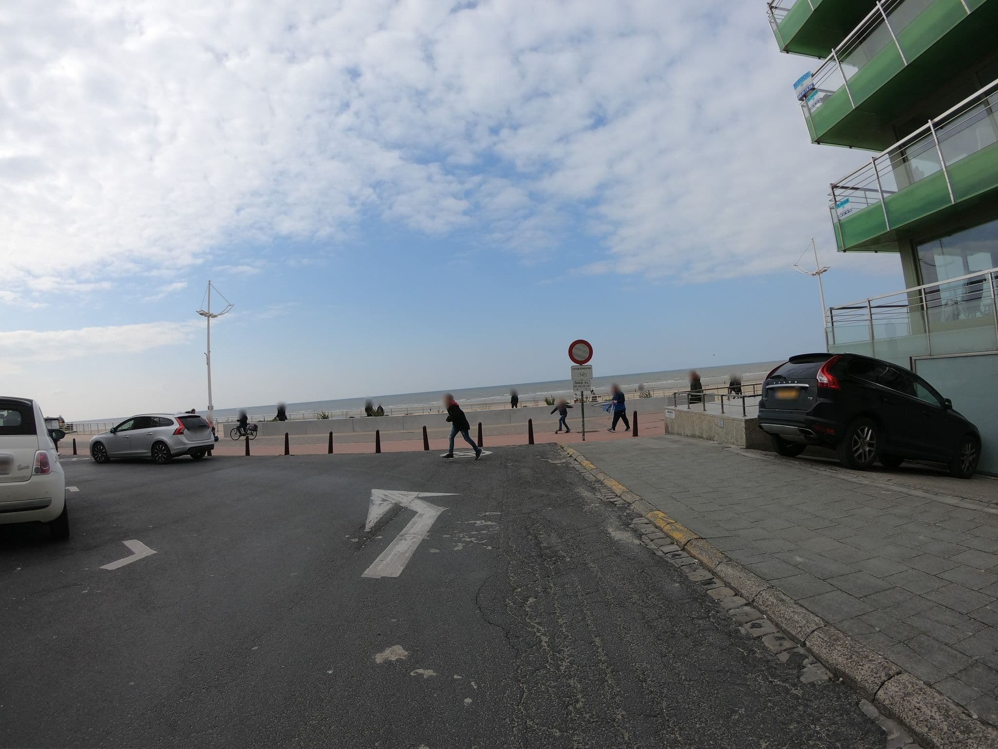 Street view near Résidence Vuurtoren, Koksijde — © filipc (CC BY-SA · Mapillary)