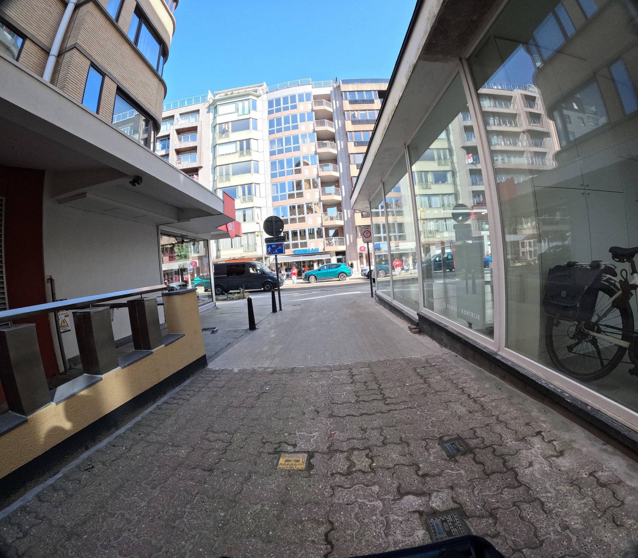 Street view near Appartement Delmare, De Panne — © filipc (CC BY-SA · Mapillary)