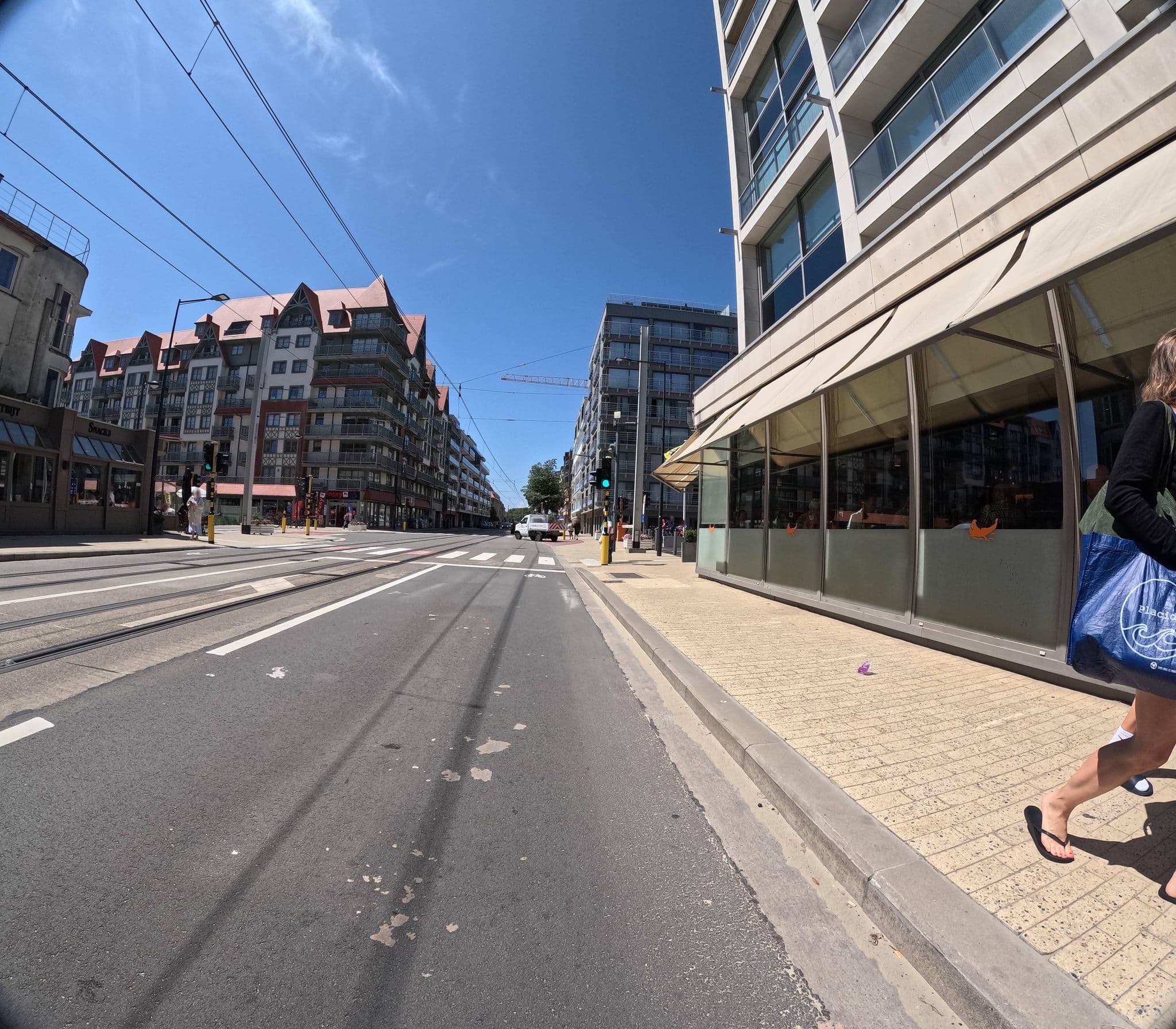 Street view near Alberthotel, Oostduinkerke — © filipc (CC BY-SA · Mapillary)