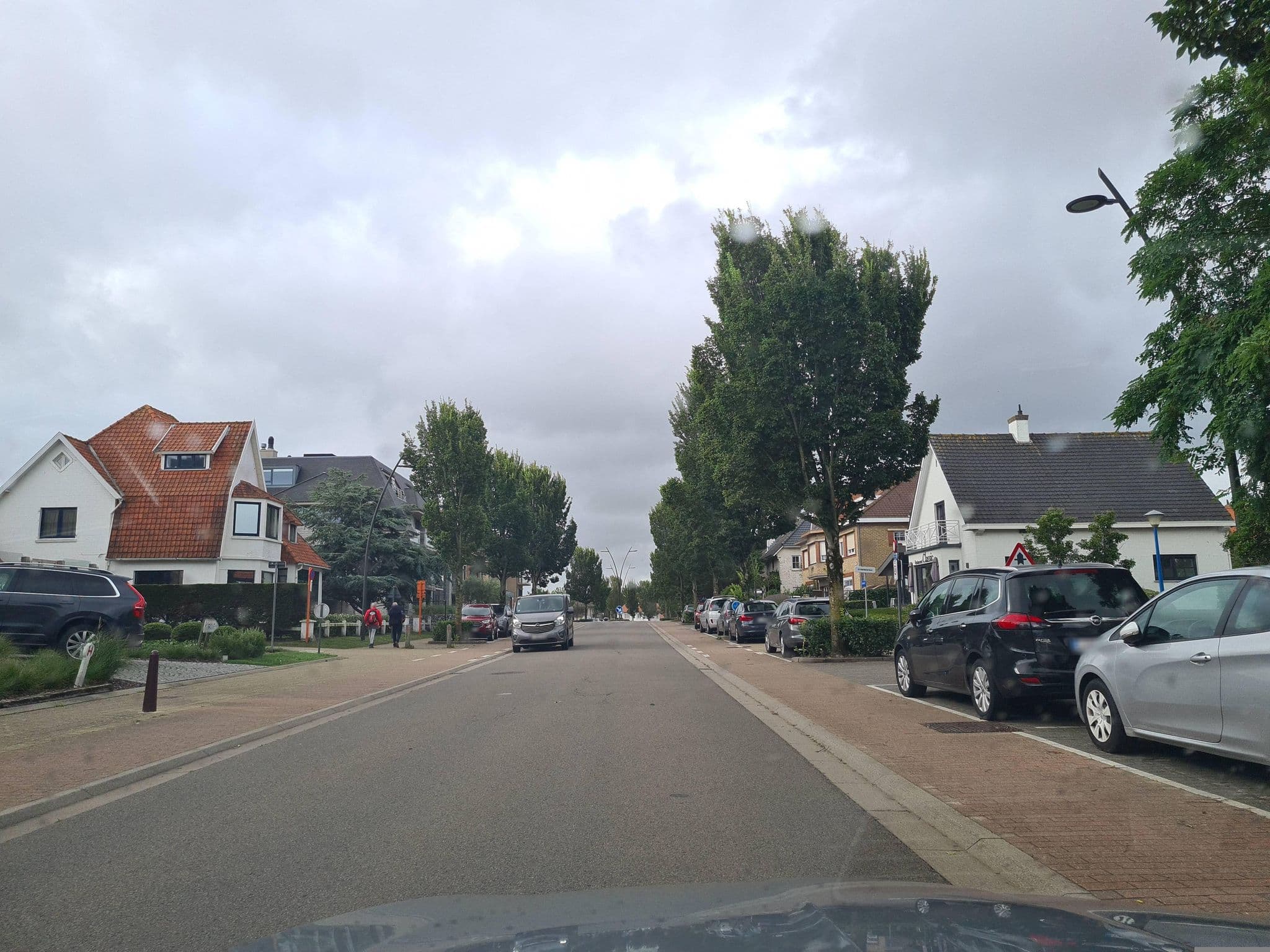 Street view near Hotel Apostroff, Koksijde — © dsmm (CC BY-SA · Mapillary)
