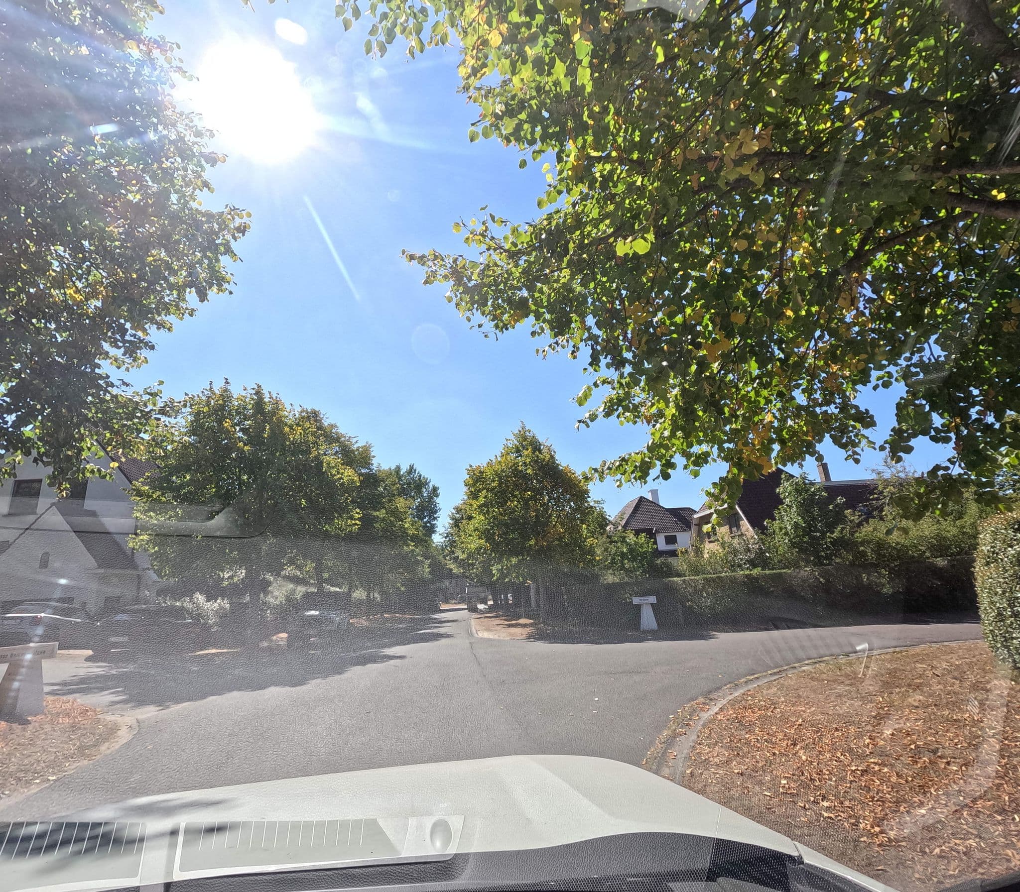 Street view near 't Mezennestje, Oostduinkerke — © filipc (CC BY-SA · Mapillary)