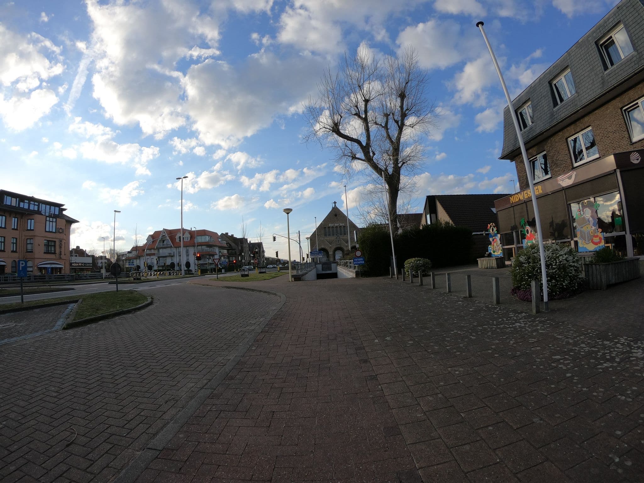 Street view near CJT De Midwester, Koksijde — © filipc (CC BY-SA · Mapillary)