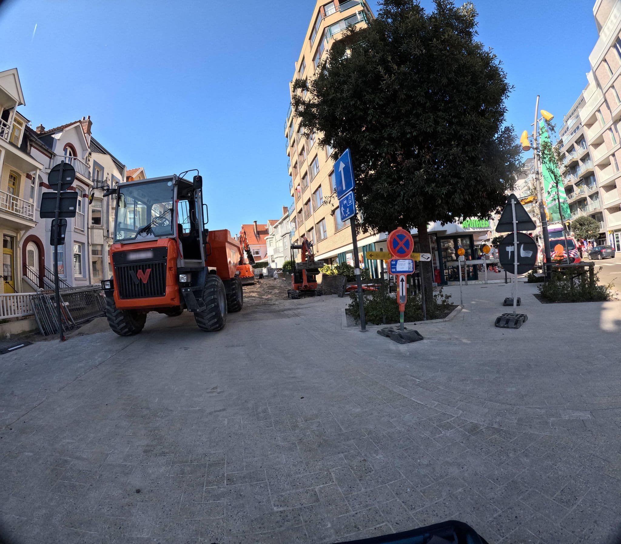 Street view near B&B Montana, De Panne — © filipc (CC BY-SA · Mapillary)