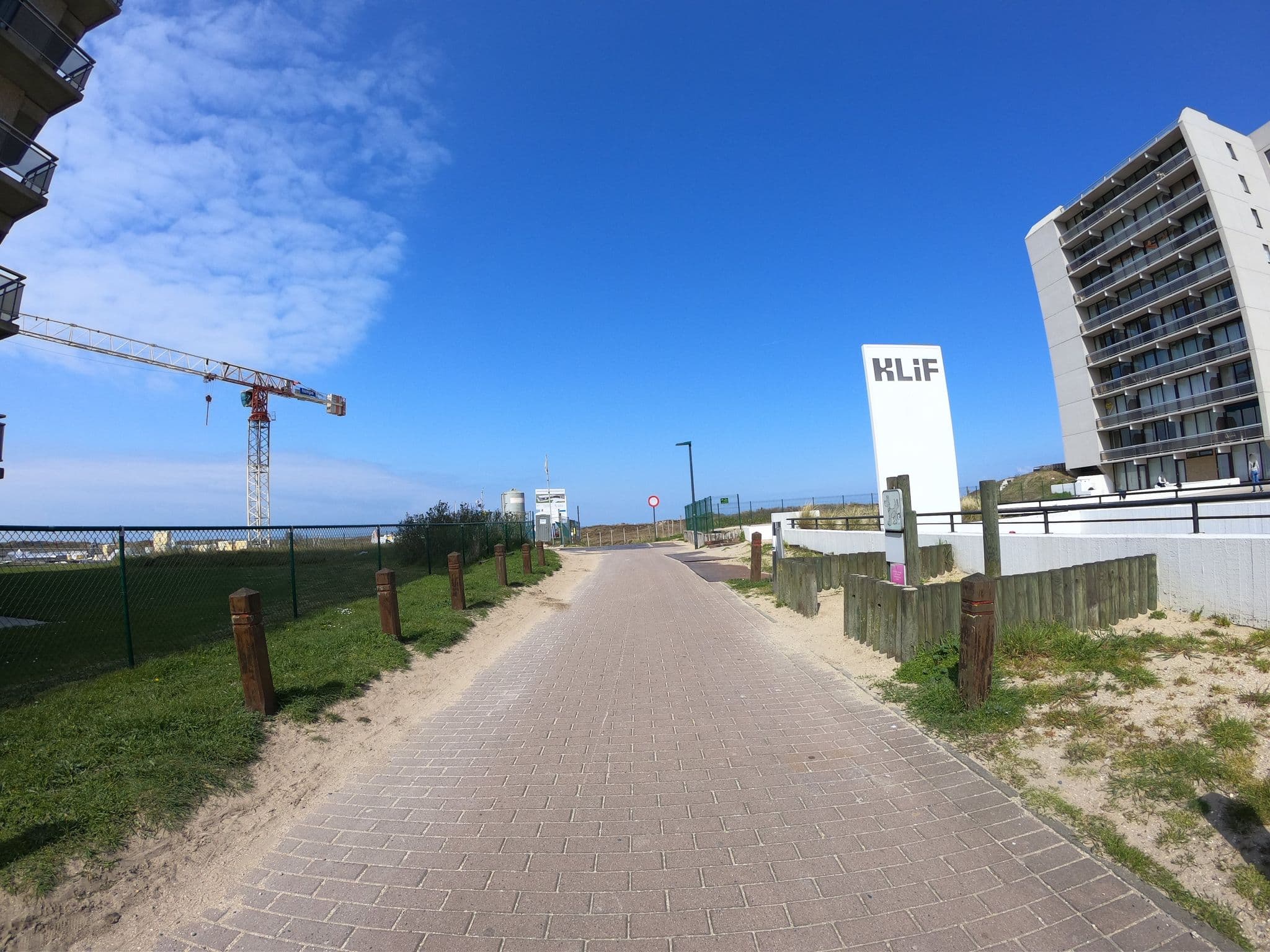 Street view near De Klif, De Panne — © filipc (CC BY-SA · Mapillary)