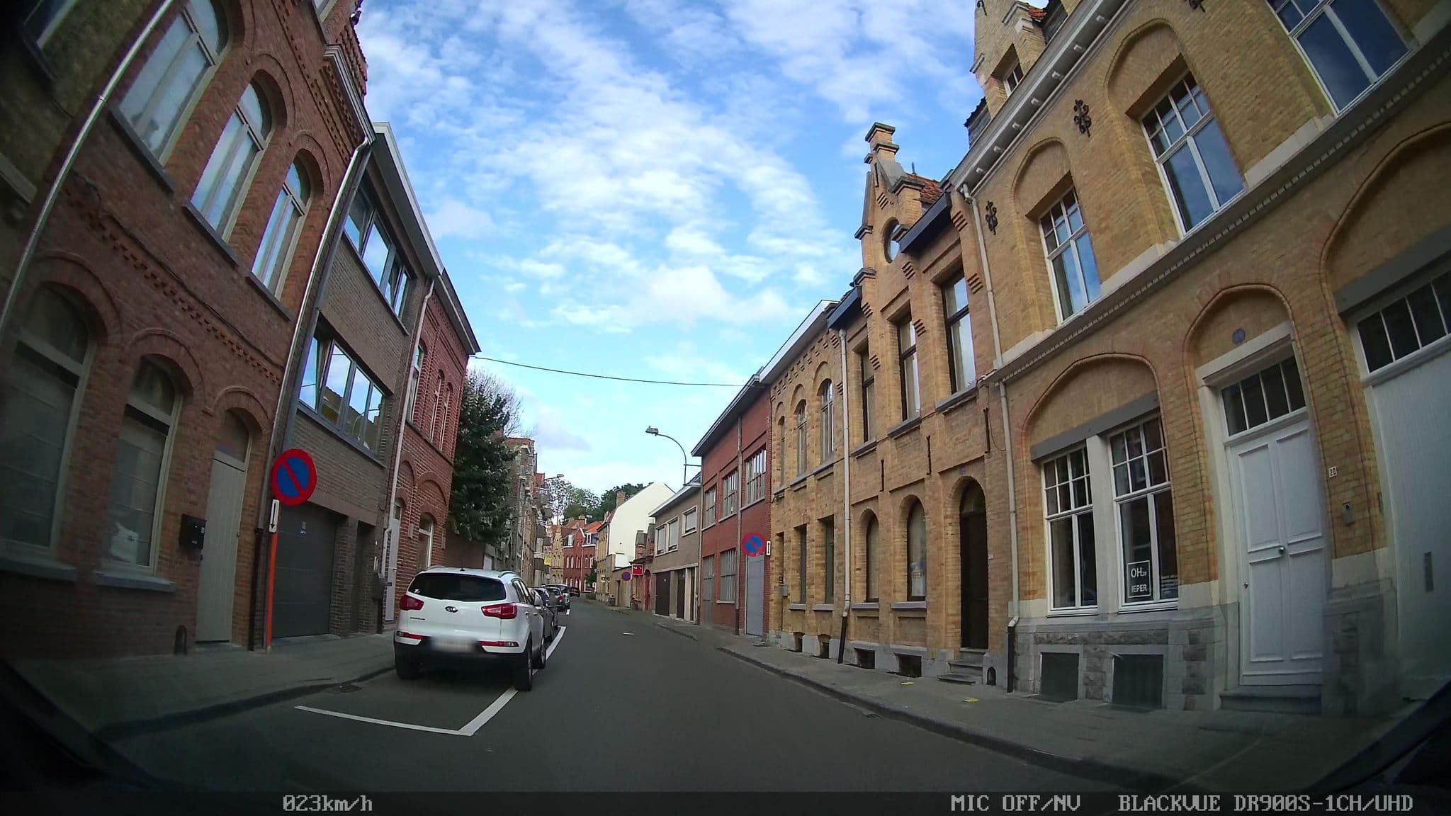 Street view near B&B Oude Houtmarkt, Ieper — © filipc (CC BY-SA · Mapillary)