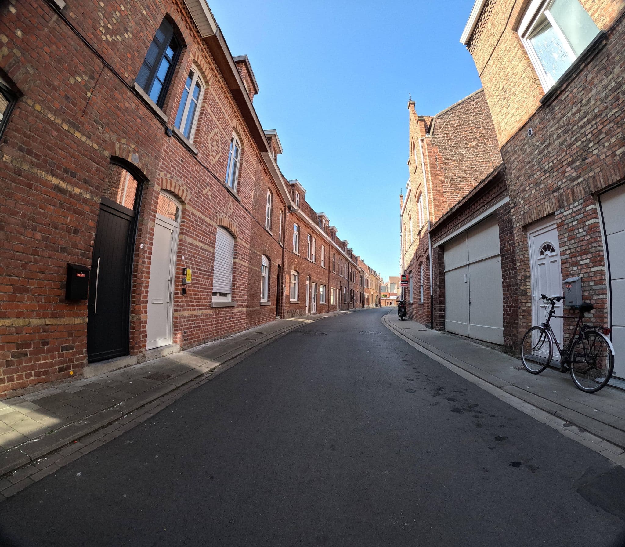 Street view near The Front Door N°28, Ieper — © filipc (CC BY-SA · Mapillary)