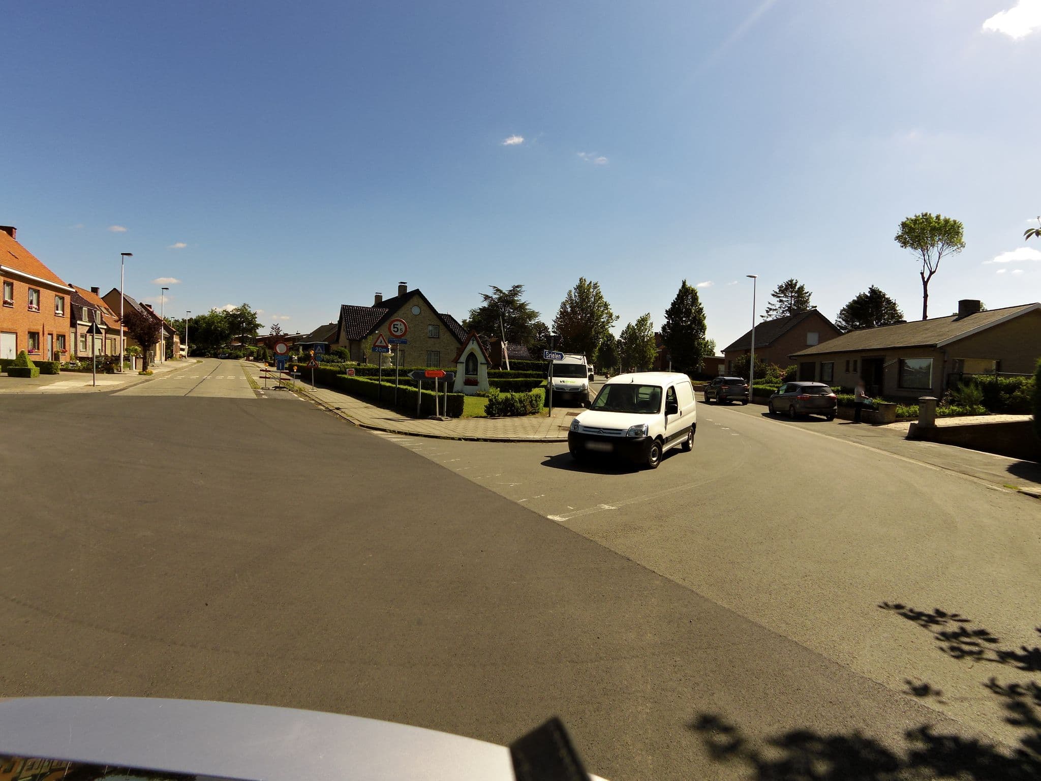 Street view near Linthout/Annette, Vlamertinge — © zors1843 (CC BY-SA · Mapillary)
