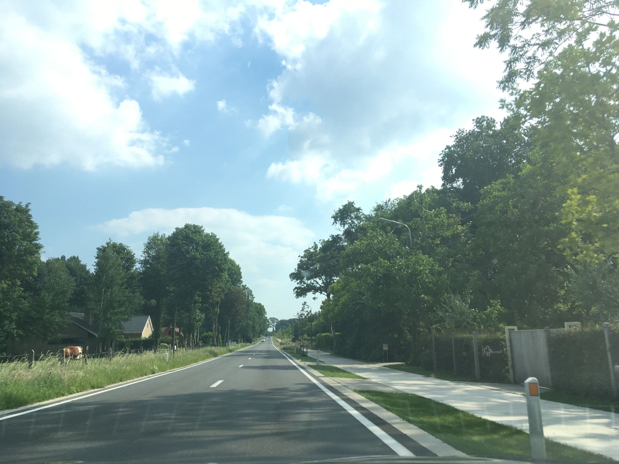 Street view near Het Bosnest, Houthulst — © timcouwelier (CC BY-SA · Mapillary)