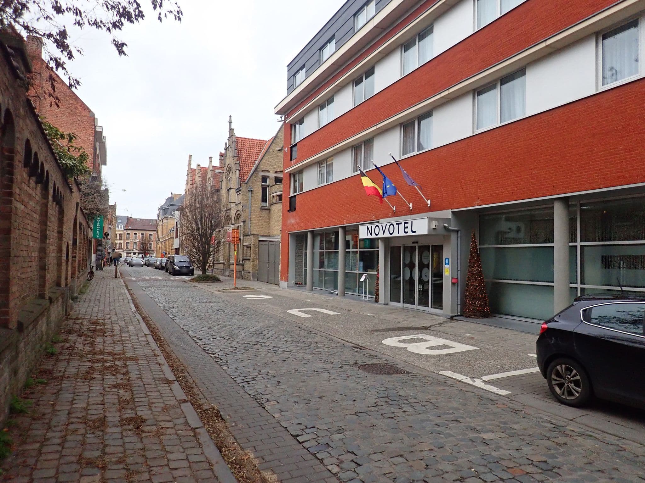 Street view near Novotel Ieper Centrum Flanders Fields, Ieper — © koninklijke (CC BY-SA · Mapillary)