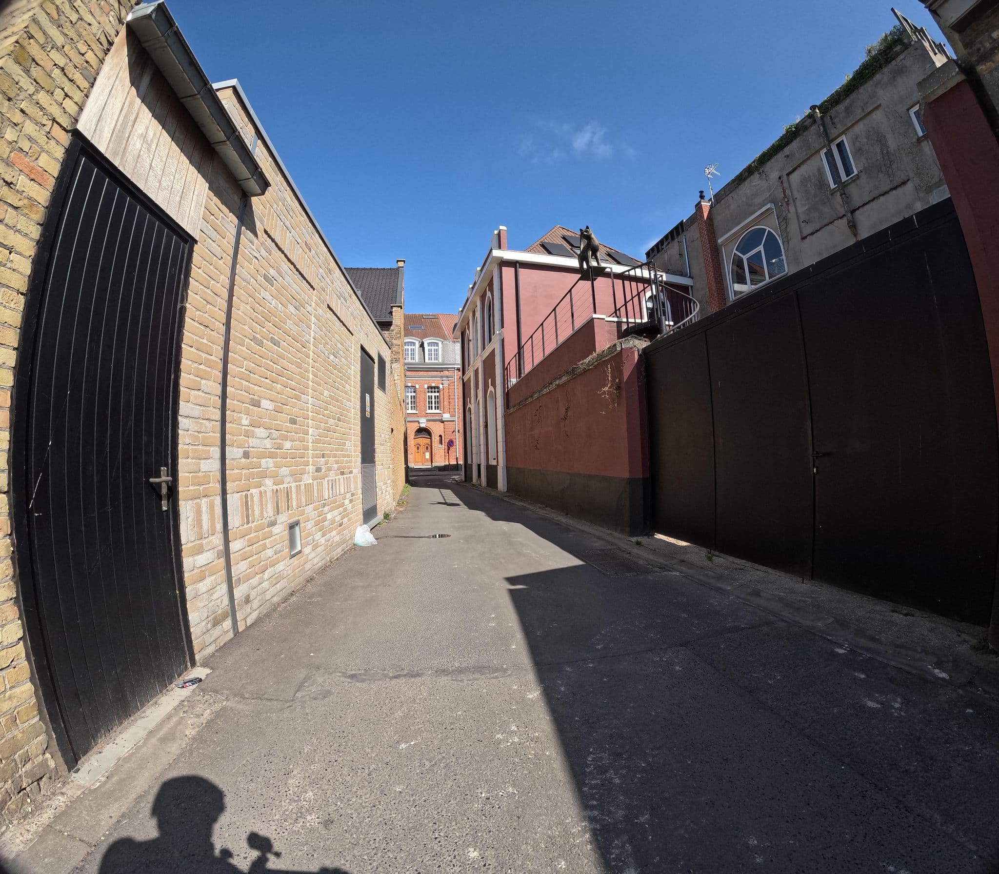 Street view near Salient School Hotel Ypres, Ieper — © filipc (CC BY-SA · Mapillary)
