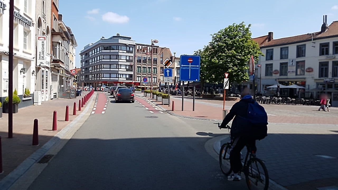Street view near Hotel - Restaurant De Sterre, Menen — © filipc (CC BY-SA · Mapillary)