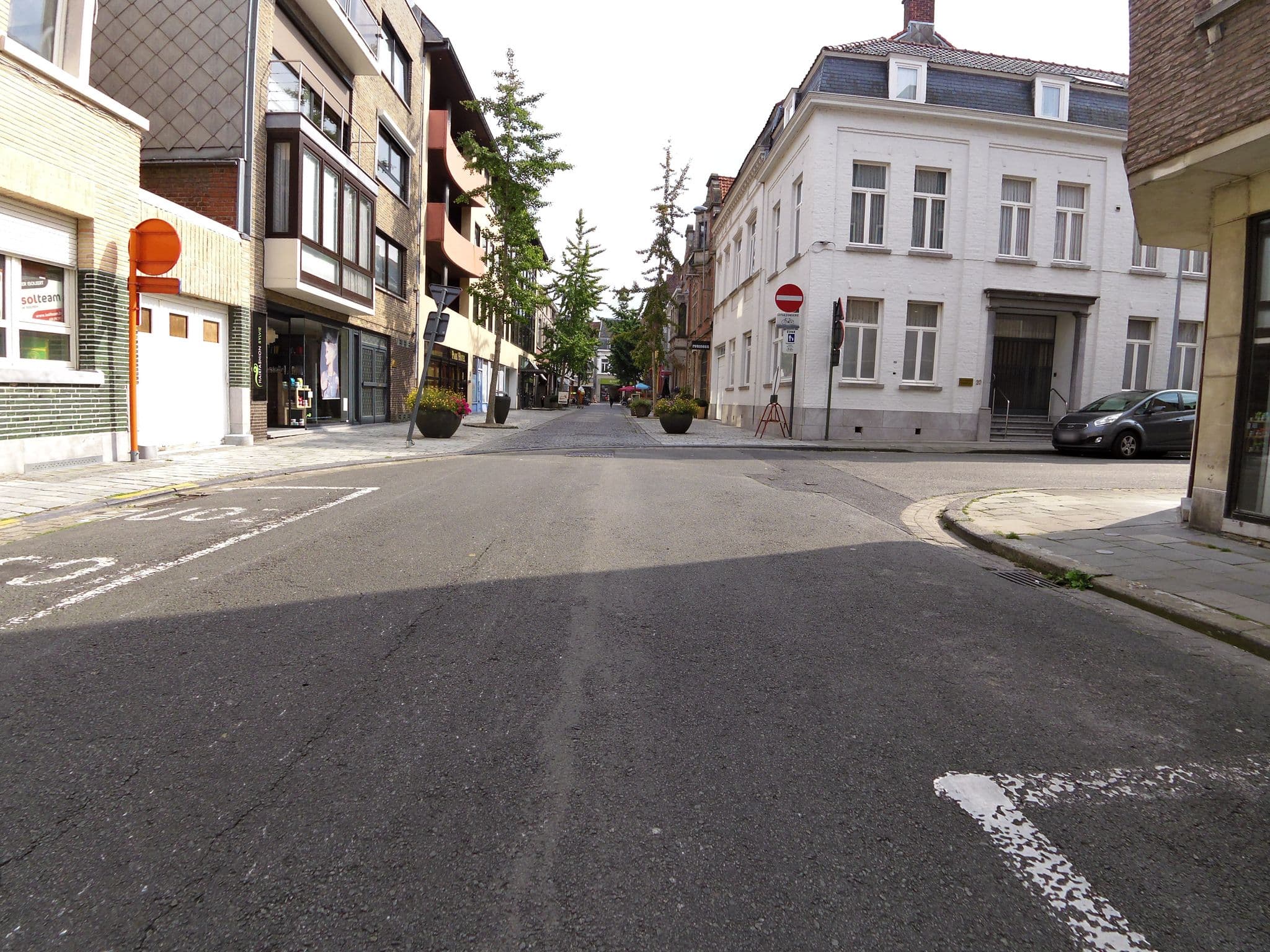 Street view near Vandewiele-Louage B, Roeselare — © zors1843 (CC BY-SA · Mapillary)